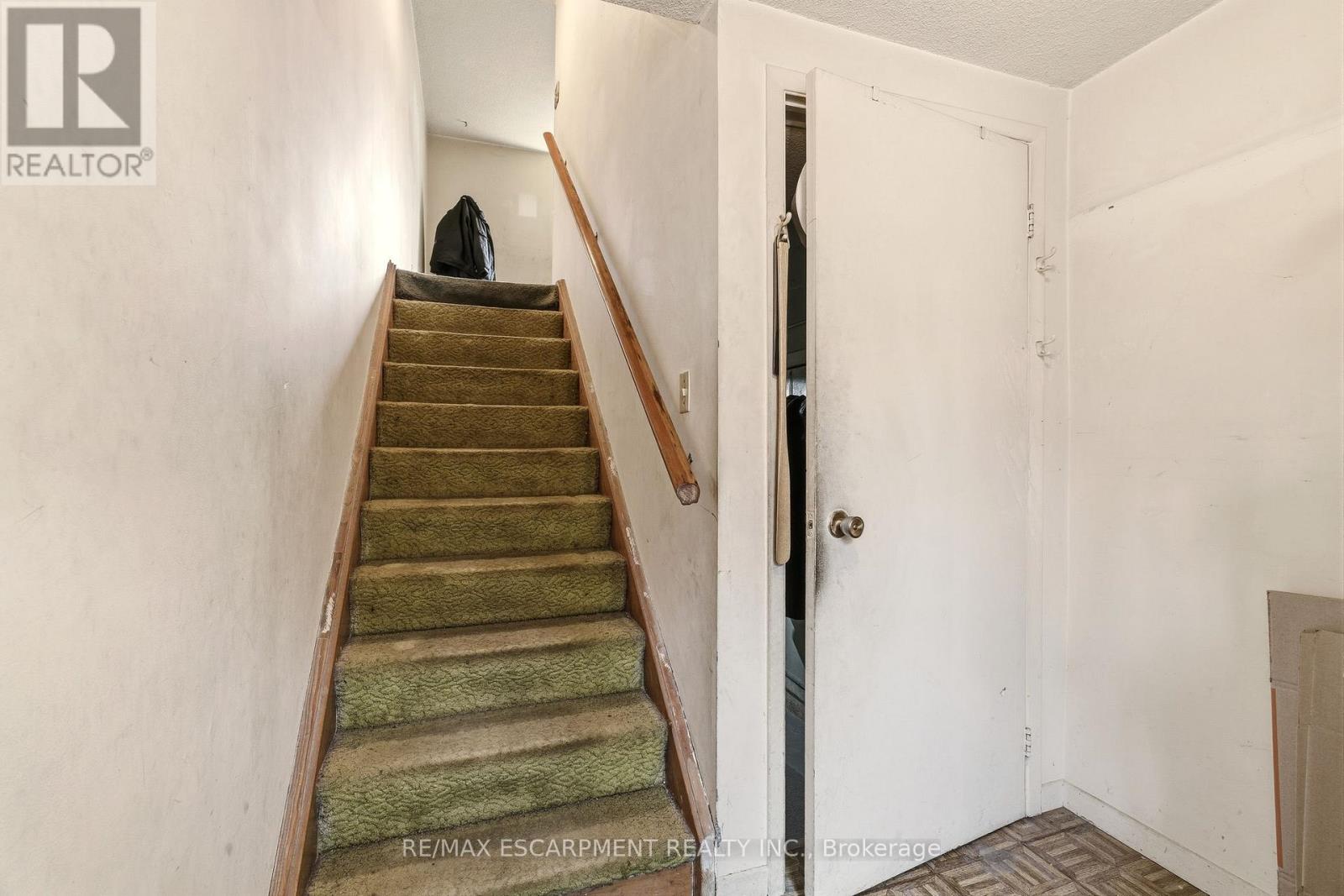 37 - 125 Bonaventure Drive, Hamilton, Ontario  L9C 5Y5 - Photo 4 - X12800724