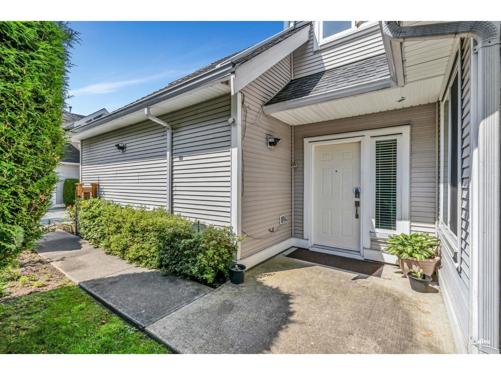 9 19977 71 Avenue, Langley, British Columbia  V2Y 2Z4 - Photo 4 - R3093450