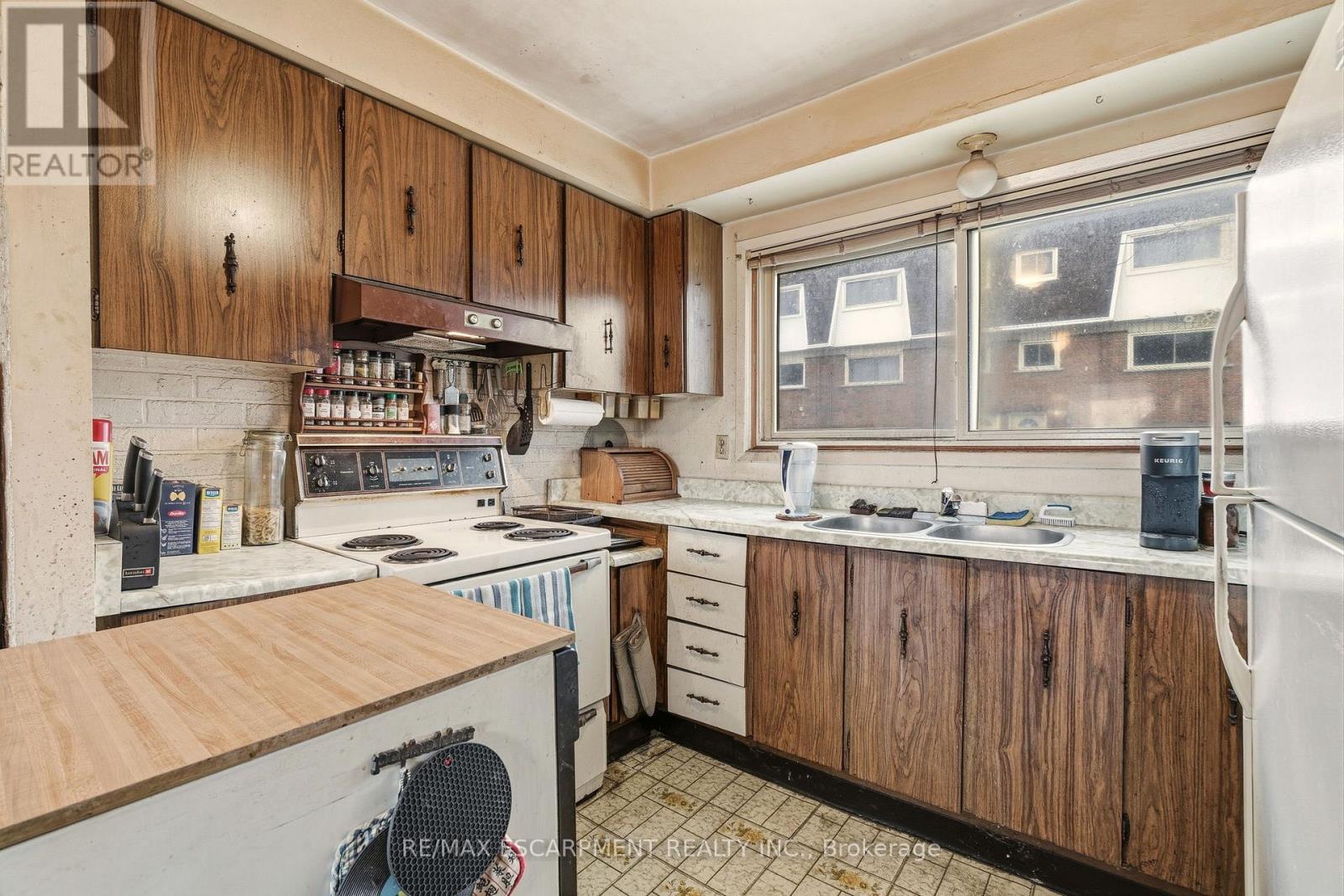 37 - 125 Bonaventure Drive, Hamilton, Ontario  L9C 5Y5 - Photo 13 - X12800724