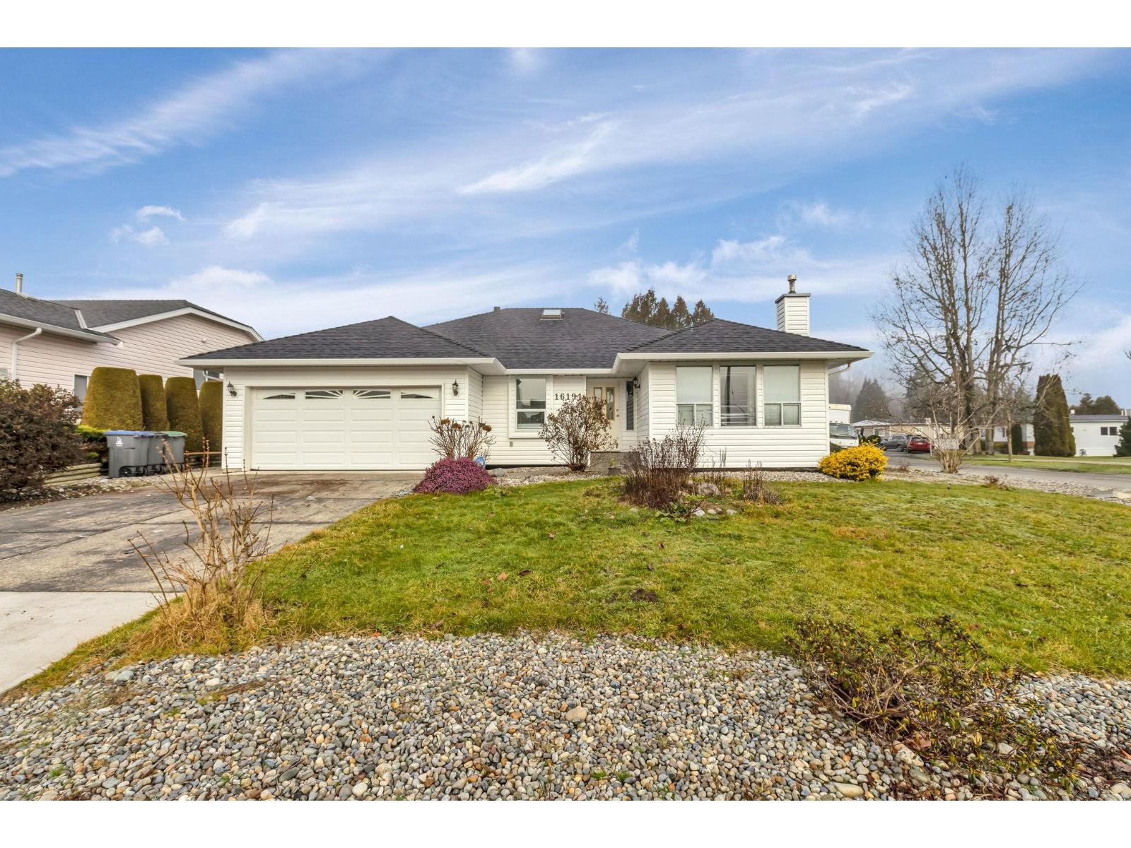 16191 16a Avenue, Surrey, British Columbia  V4A 9J9 - Photo 1 - R3096632