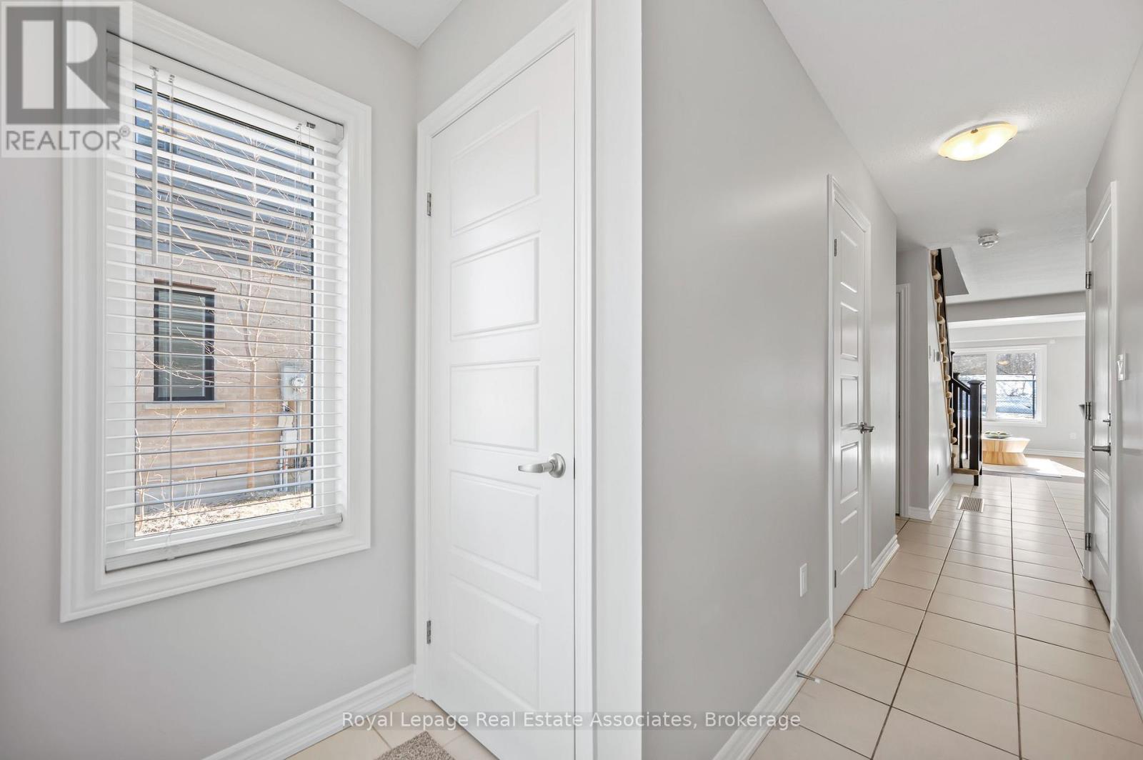 70 Hawkins Drive, Guelph, Ontario  N1L 0M7 - Photo 5 - X12853400