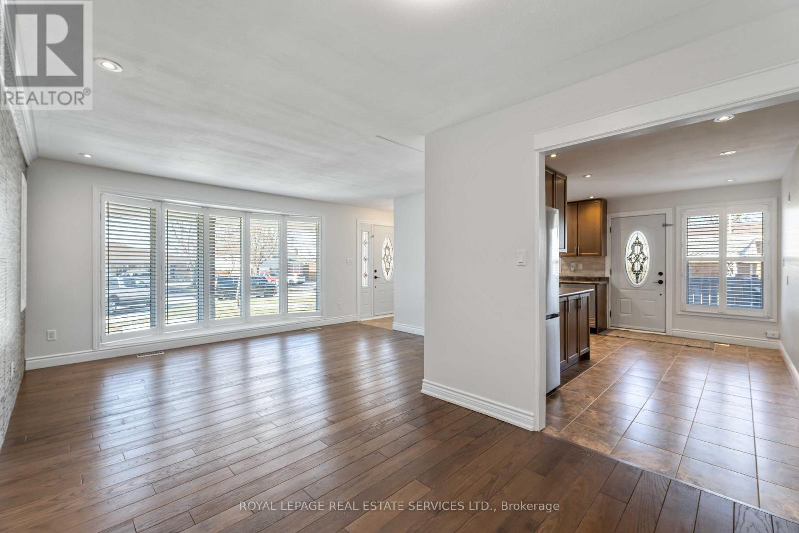 9 Isaac Court, Hamilton, Ontario  L8K 4G5 - Photo 13 - X12853406