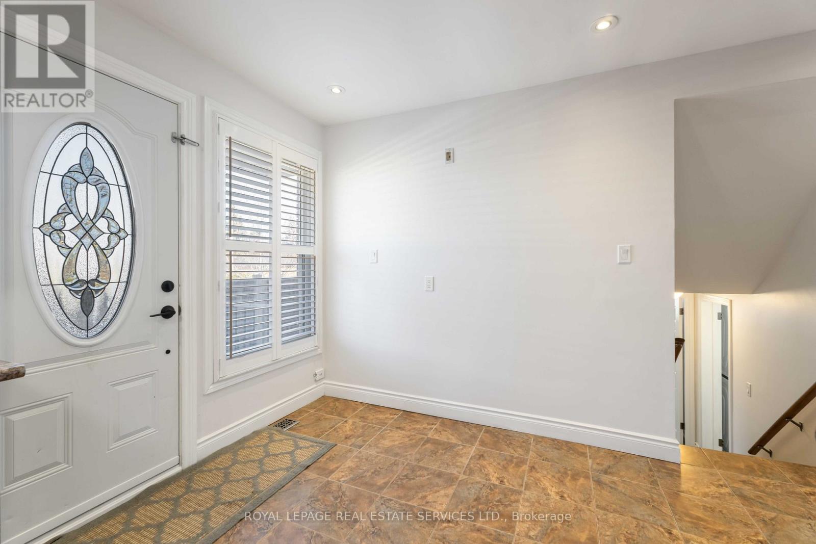 9 Isaac Court, Hamilton, Ontario  L8K 4G5 - Photo 17 - X12853406