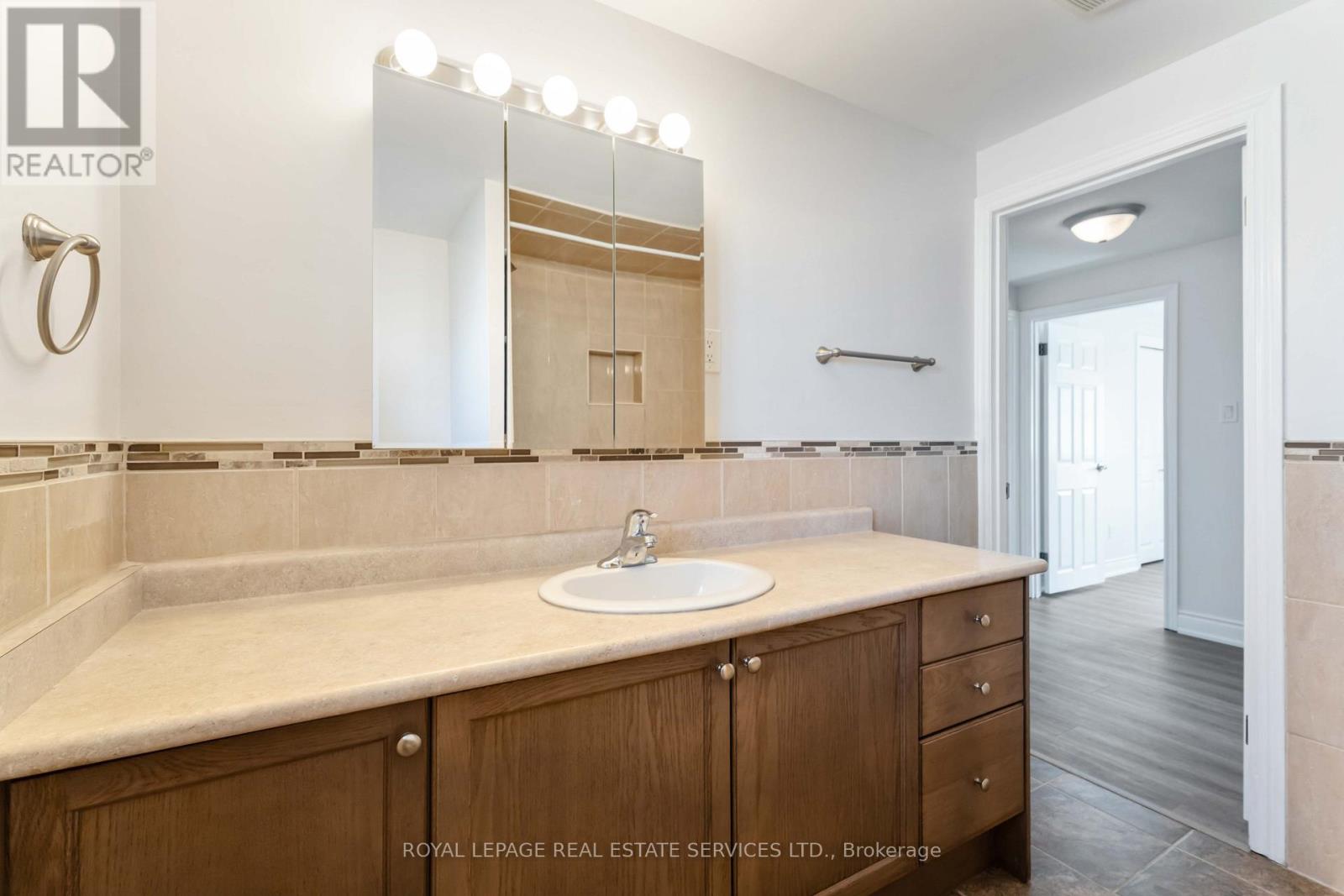 9 Isaac Court, Hamilton, Ontario  L8K 4G5 - Photo 26 - X12853406