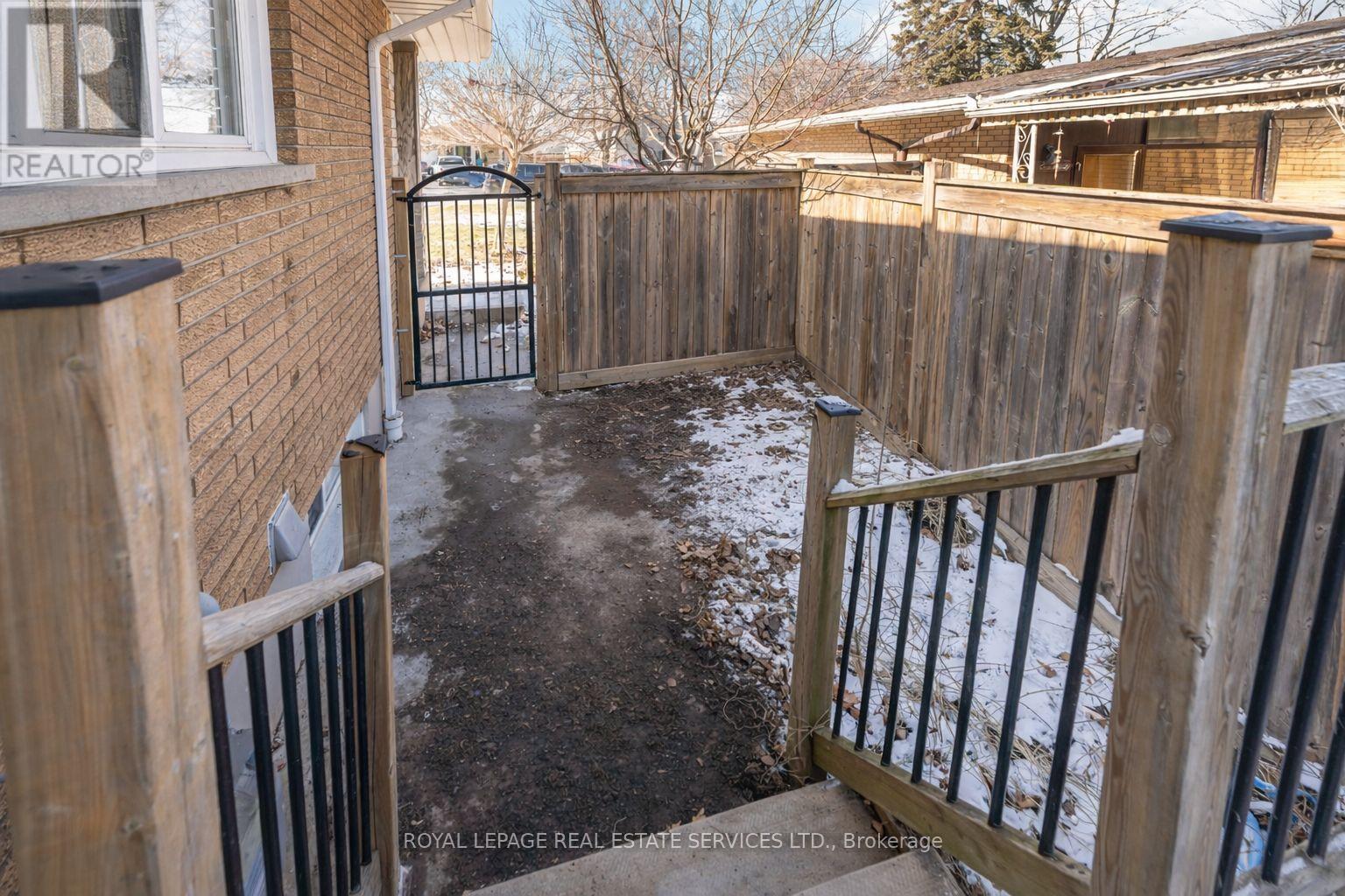 9 Isaac Court, Hamilton, Ontario  L8K 4G5 - Photo 38 - X12853406