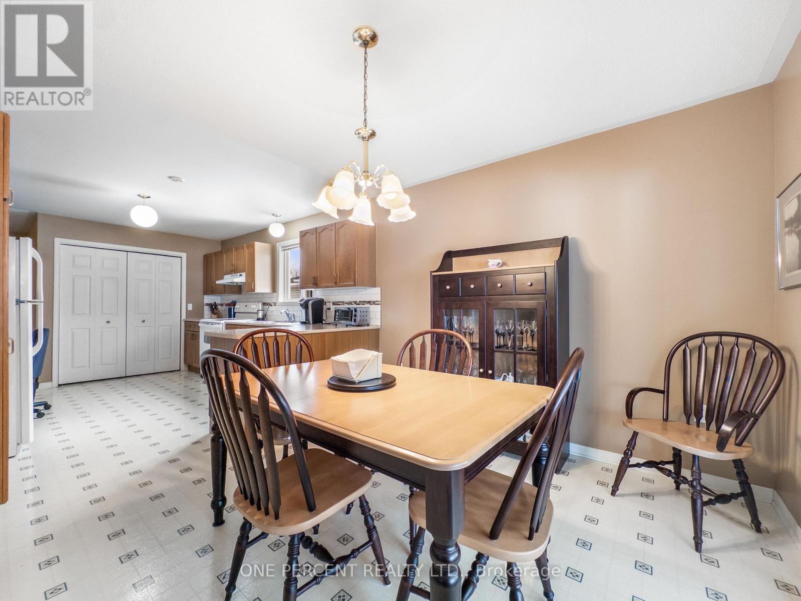 14 Elmdale Drive, Prince Edward County, Ontario  K0K 3L0 - Photo 14 - X12853468