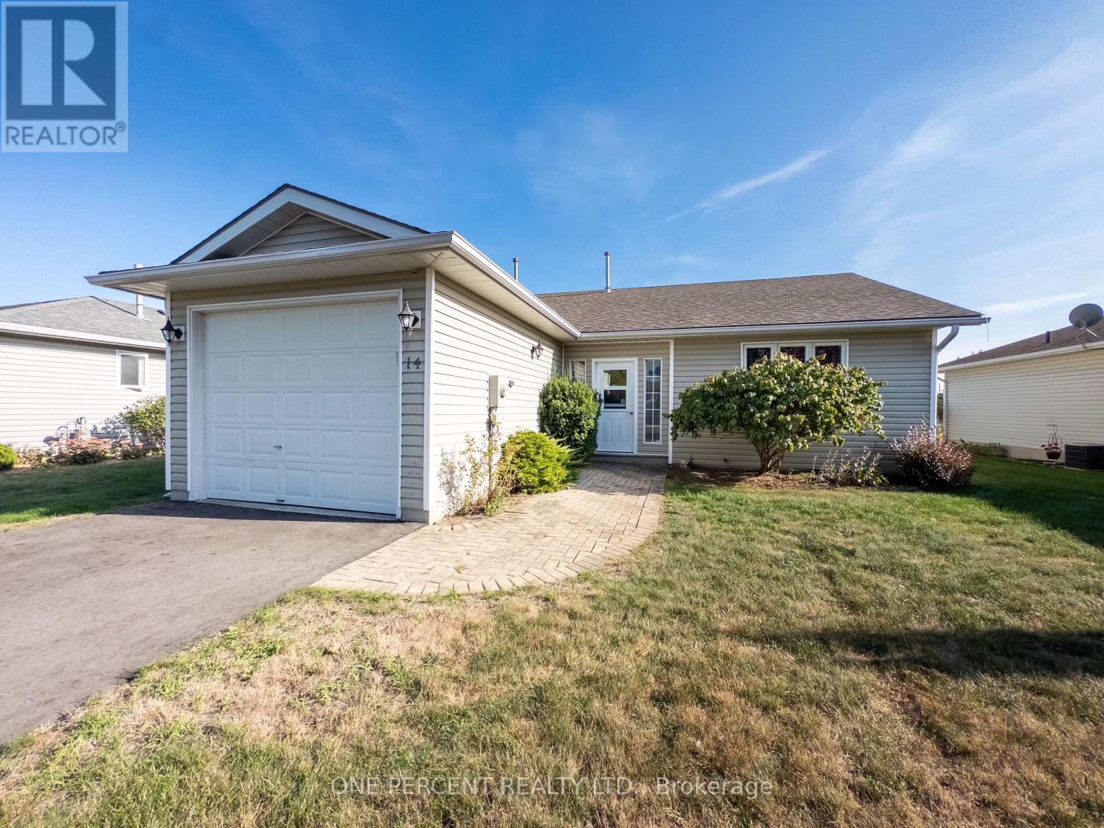 14 Elmdale Drive, Prince Edward County, Ontario  K0K 3L0 - Photo 2 - X12853468