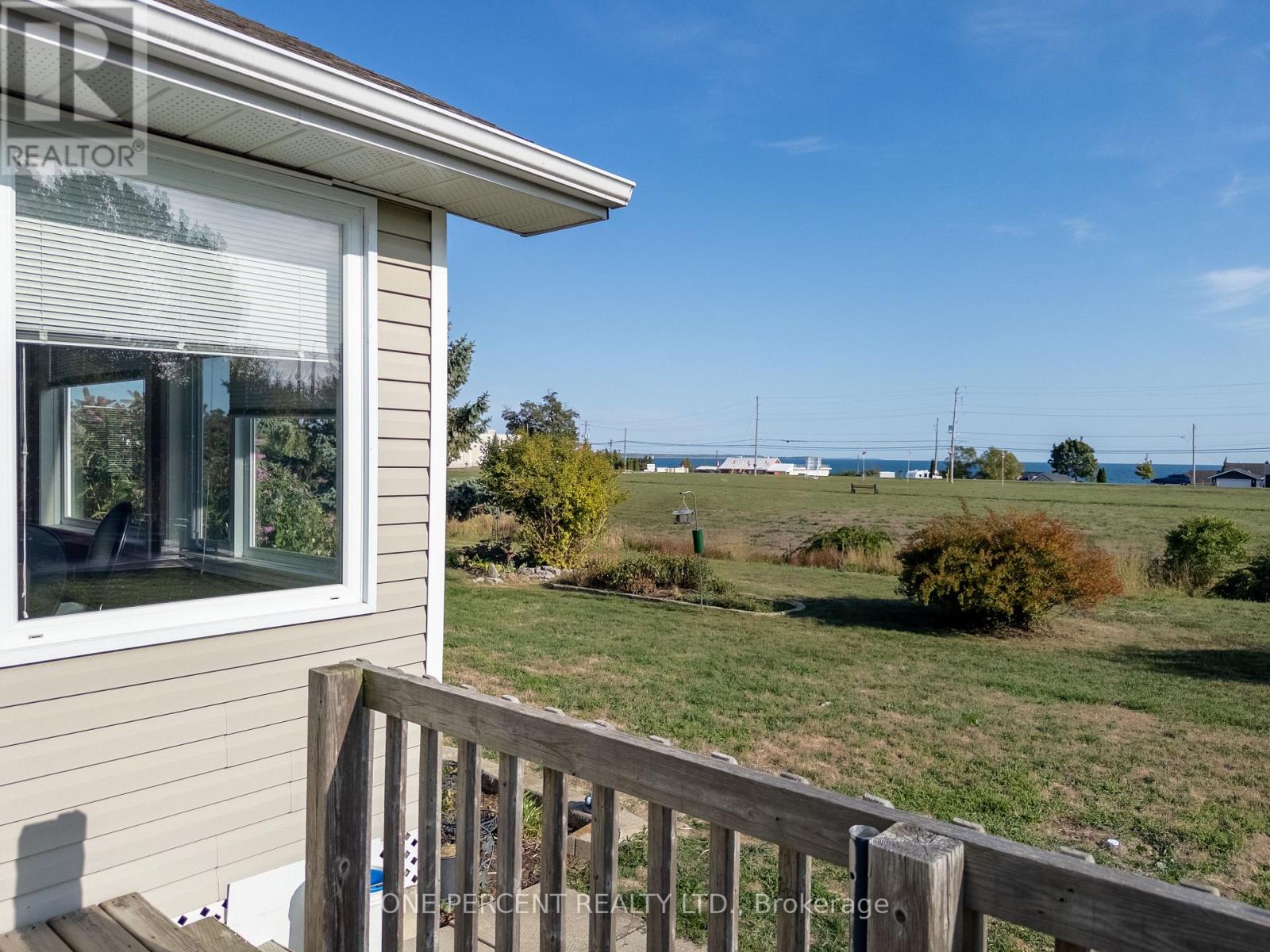 14 Elmdale Drive, Prince Edward County, Ontario  K0K 3L0 - Photo 25 - X12853468