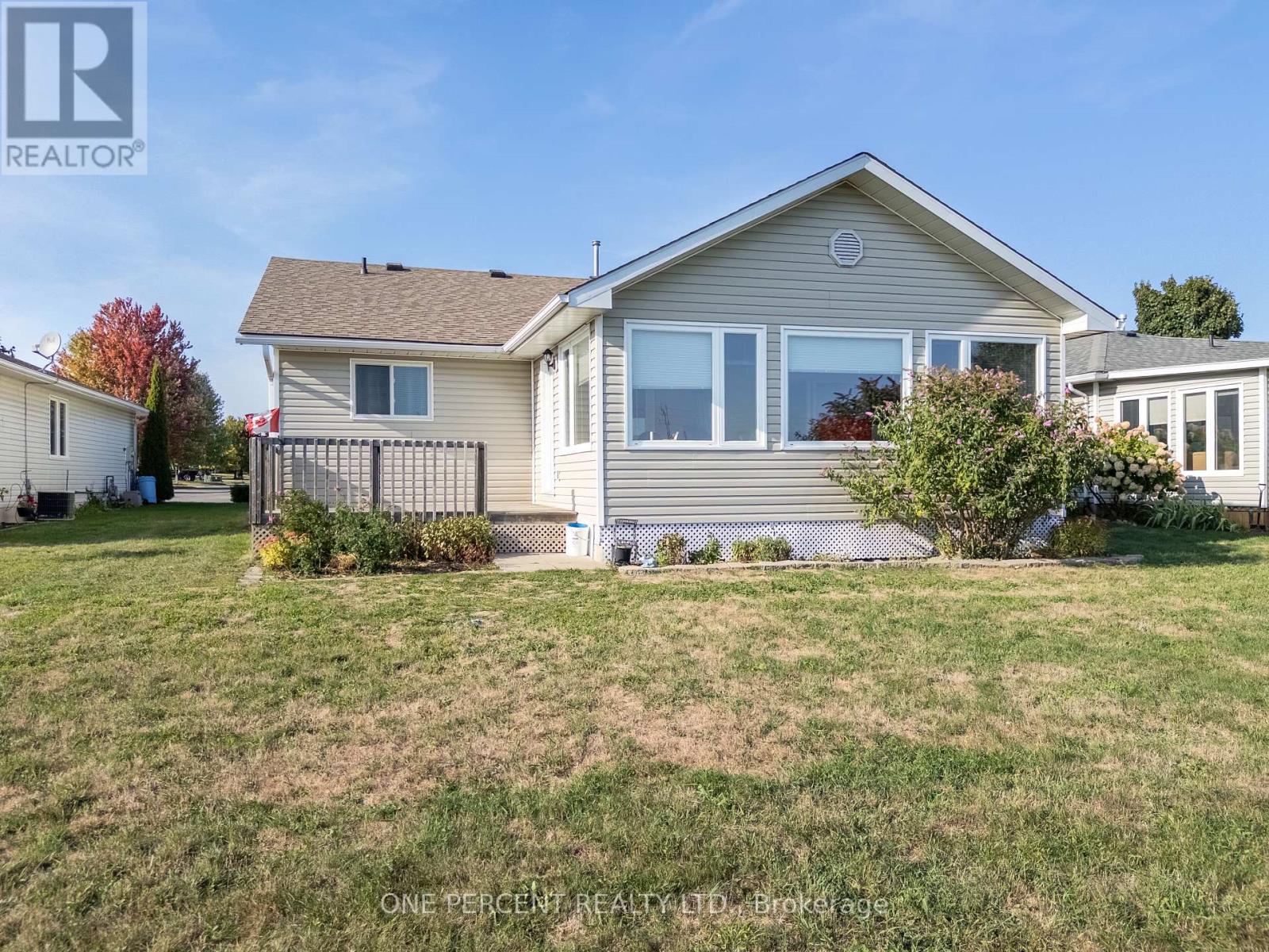 14 Elmdale Drive, Prince Edward County, Ontario  K0K 3L0 - Photo 27 - X12853468