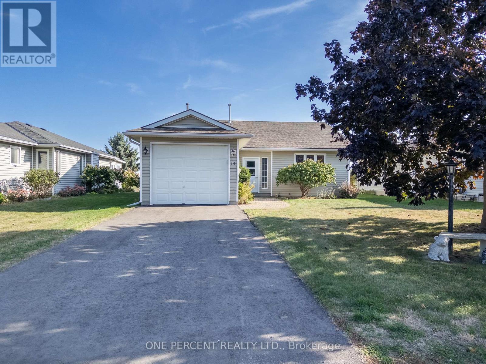 14 Elmdale Drive, Prince Edward County, Ontario  K0K 3L0 - Photo 3 - X12853468