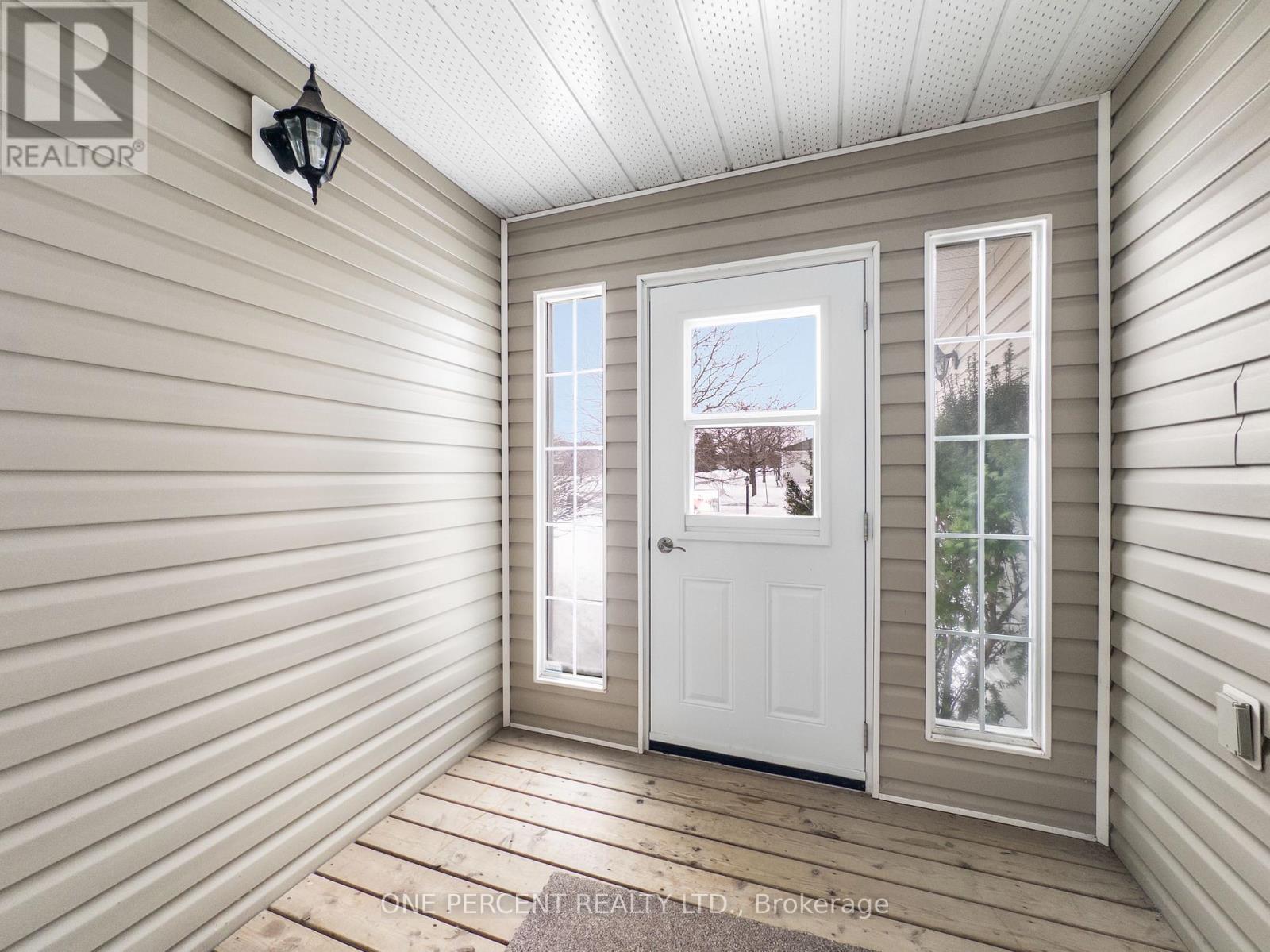 14 Elmdale Drive, Prince Edward County, Ontario  K0K 3L0 - Photo 5 - X12853468