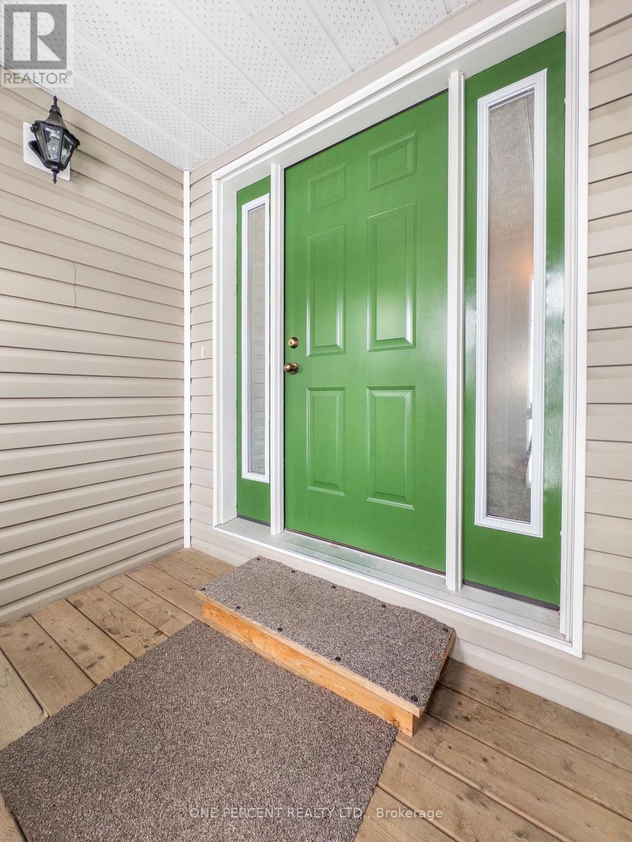 14 Elmdale Drive, Prince Edward County, Ontario  K0K 3L0 - Photo 6 - X12853468