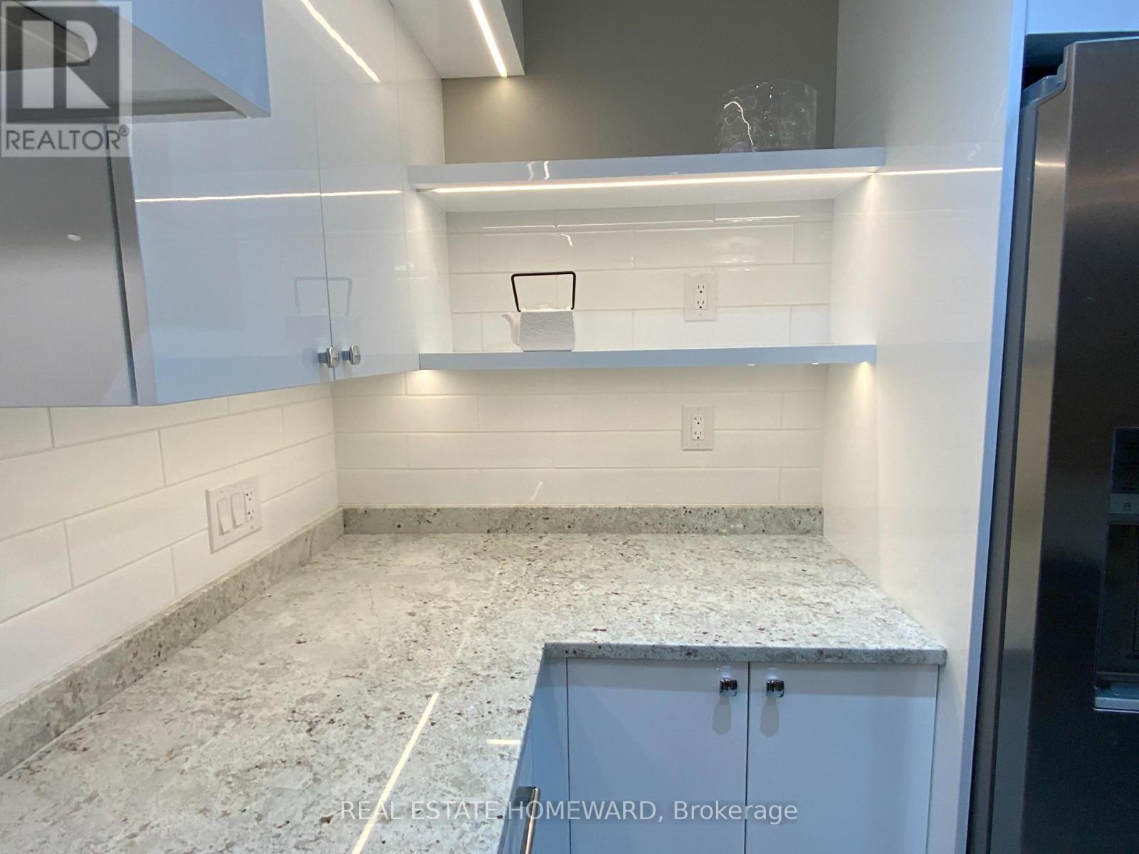 33 Strathcona Drive, St. Catharines, Ontario  L2M 2A8 - Photo 4 - X12853562