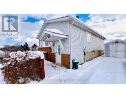 15 CLUTHE CRESCENT, Kitchener, Ontario