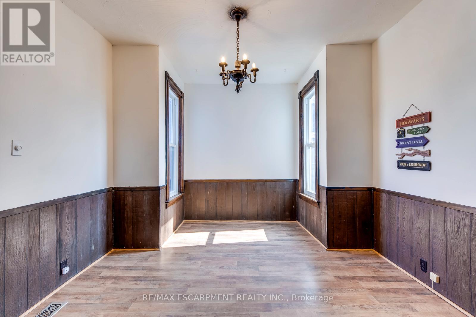 4456 Ellis Street, Niagara Falls, Ontario  L2E 1H4 - Photo 13 - X12853610