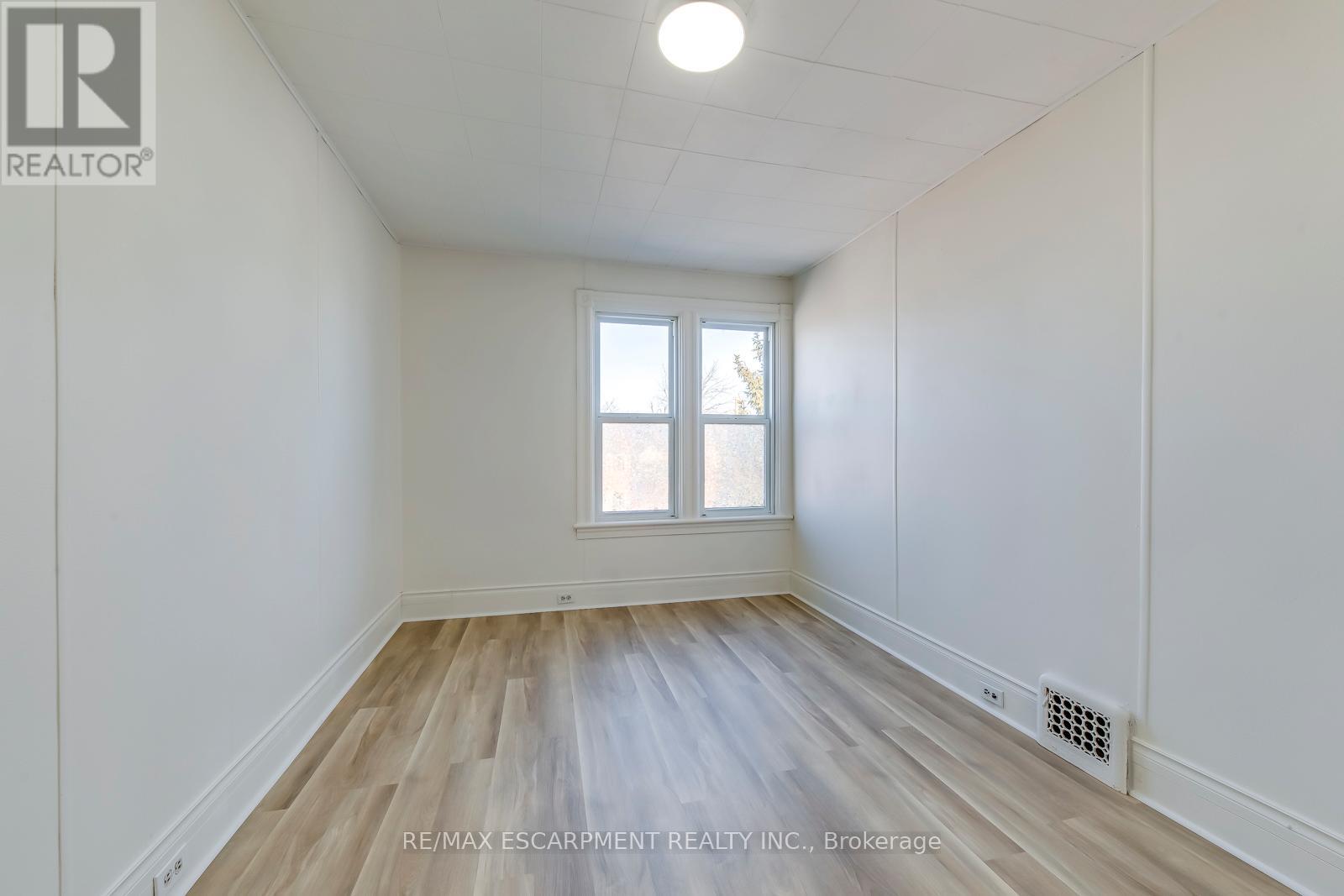 4456 Ellis Street, Niagara Falls, Ontario  L2E 1H4 - Photo 32 - X12853610