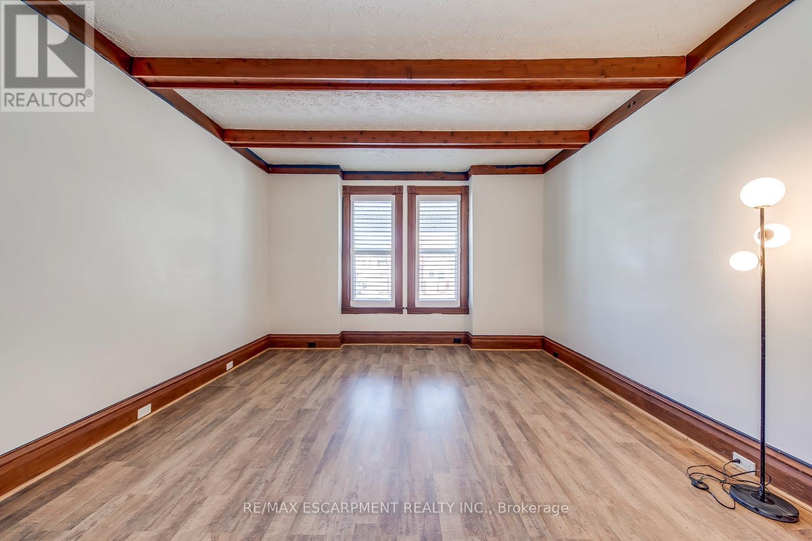 4456 Ellis Street, Niagara Falls, Ontario  L2E 1H4 - Photo 9 - X12853610