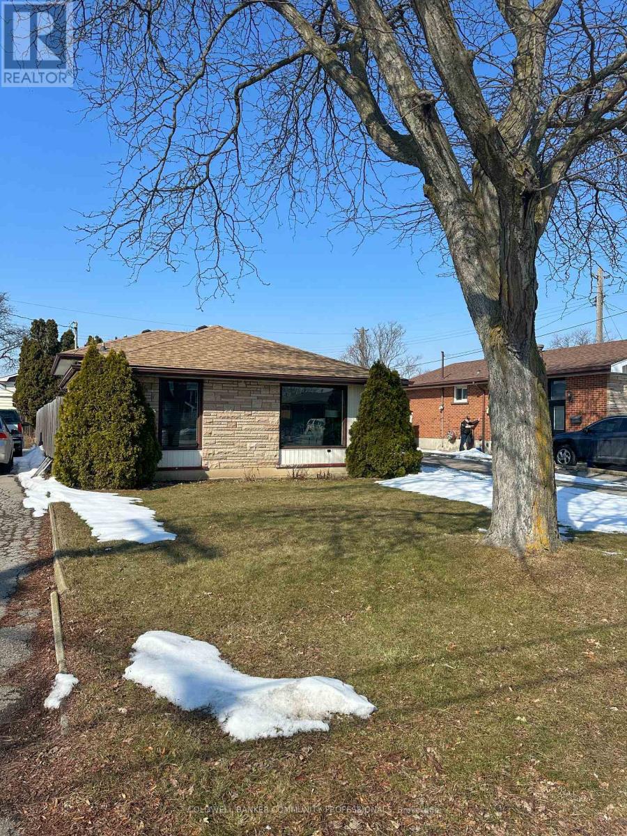 918 Upper Ottawa Street, Hamilton, Ontario  L8T 3V7 - Photo 3 - X12853666