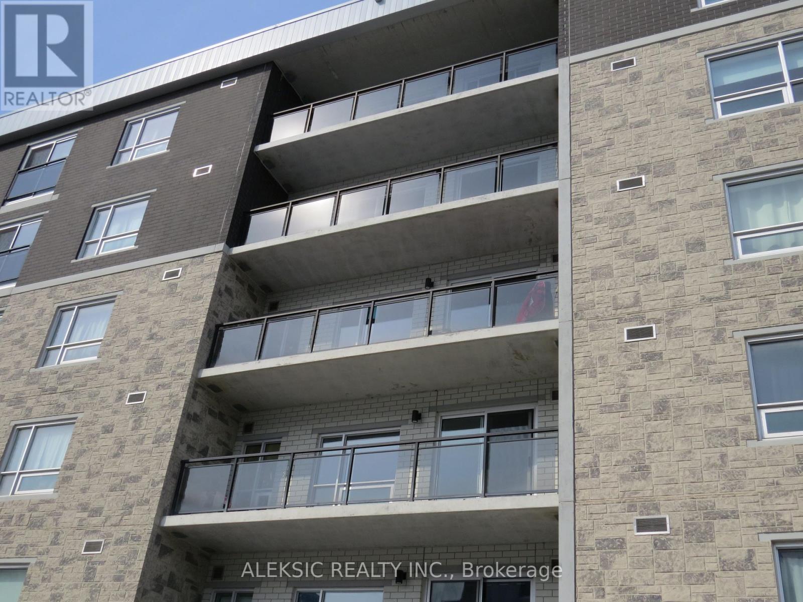 H404 - 275 Larch Street, Waterloo, Ontario  N2L 3R2 - Photo 3 - X12853670