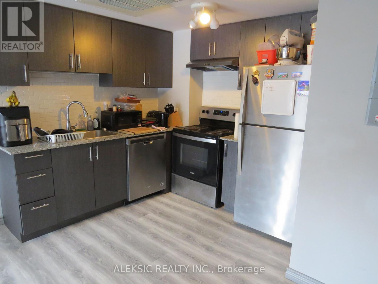 H404 - 275 Larch Street, Waterloo, Ontario  N2L 3R2 - Photo 6 - X12853670