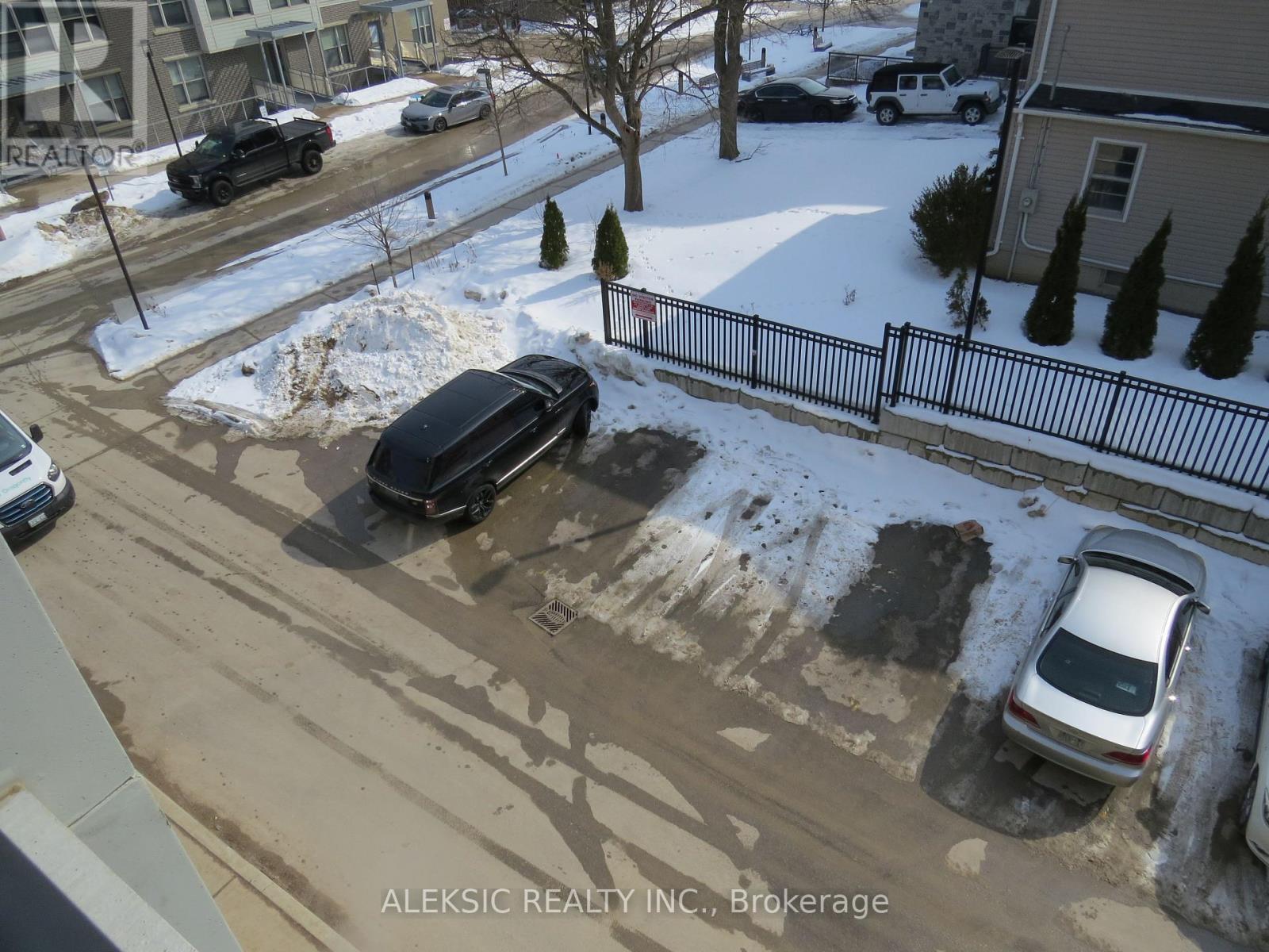 H404 - 275 Larch Street, Waterloo, Ontario  N2L 3R2 - Photo 8 - X12853670