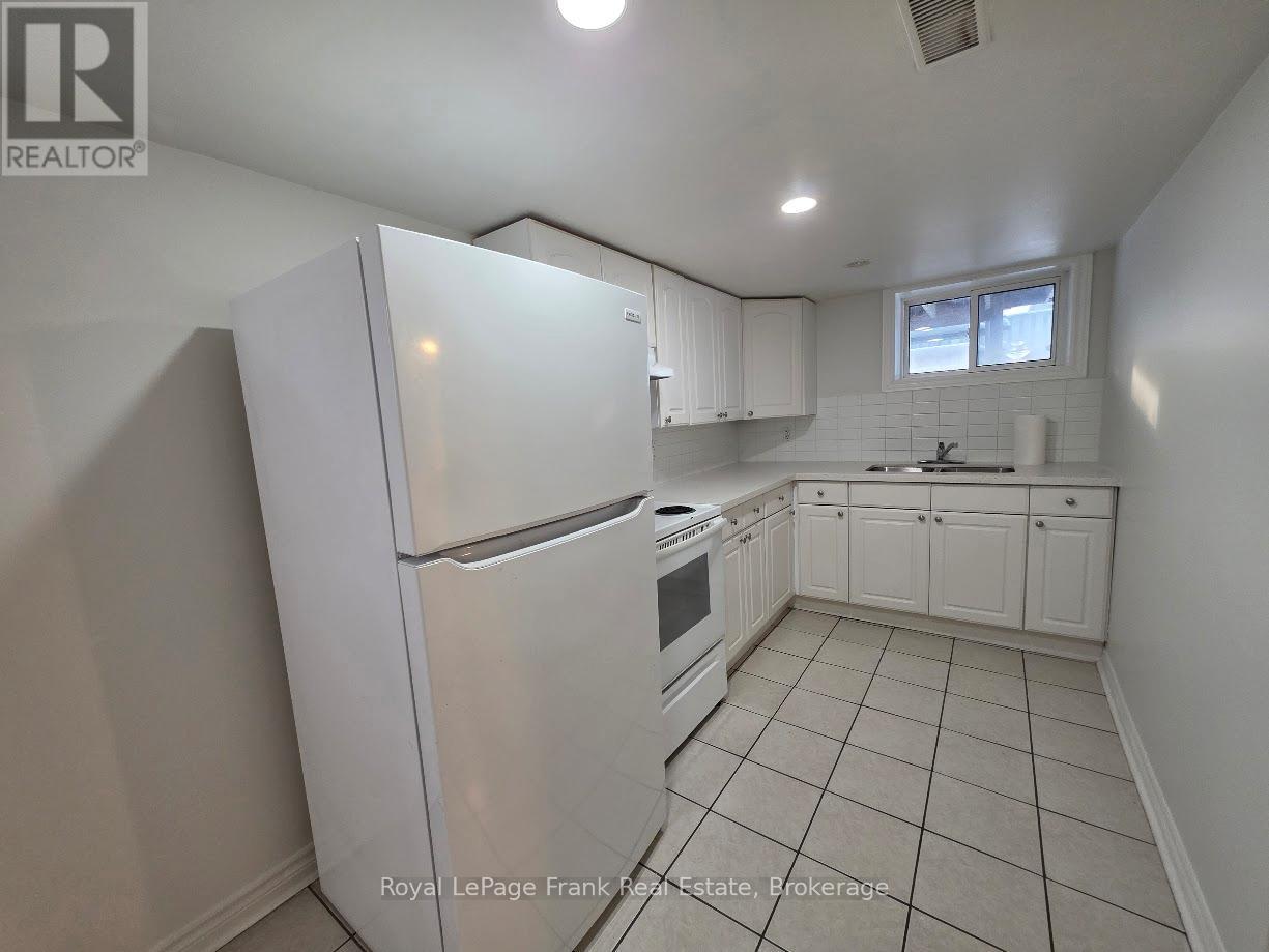 44 Billingsgate Crescent, Ajax, Ontario  L1S 2R8 - Photo 2 - E12845698