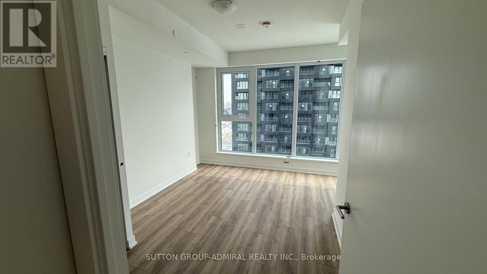 1602 - 1 Quarrington Lane, Toronto, Ontario  M3C 0S4 - Photo 2 - C12840502