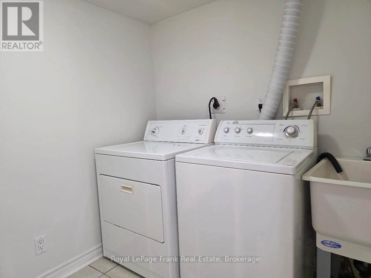 44 Billingsgate Crescent, Ajax, Ontario  L1S 2R8 - Photo 7 - E12845698