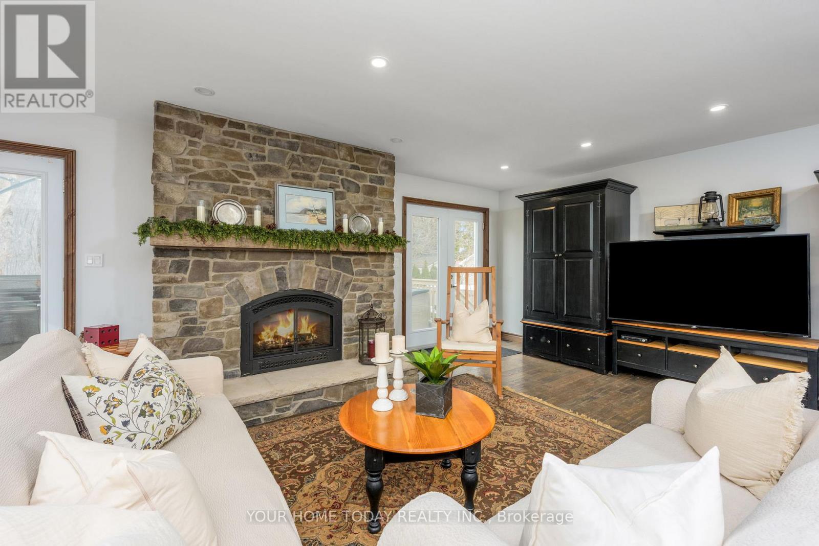 20 Elgin Street, Halton Hills (Georgetown), Ontario  L7G 3M3 - Photo 15 - W12805924