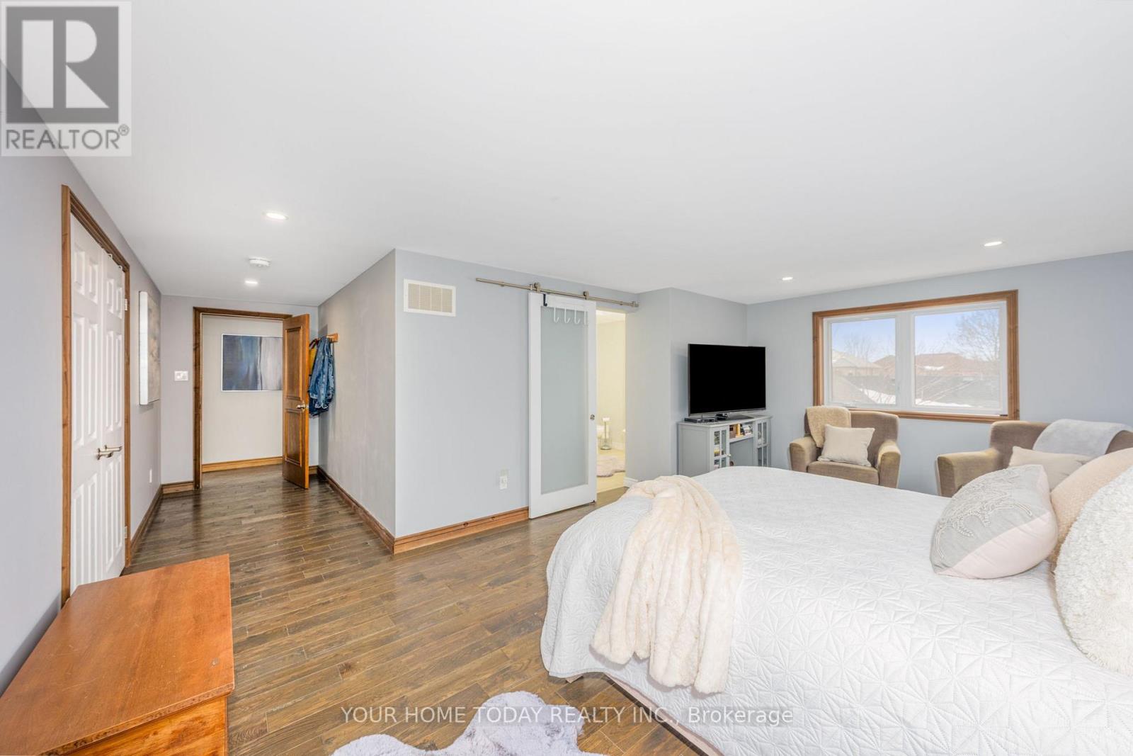 20 Elgin Street, Halton Hills (Georgetown), Ontario  L7G 3M3 - Photo 19 - W12805924