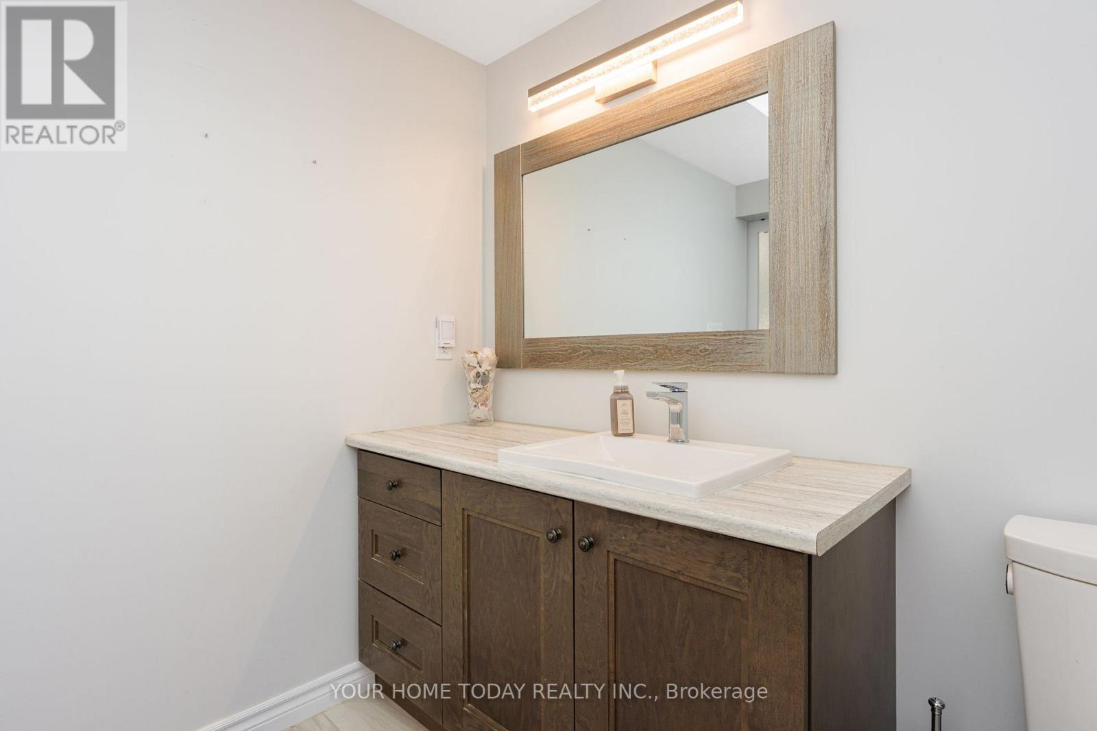 20 Elgin Street, Halton Hills (Georgetown), Ontario  L7G 3M3 - Photo 24 - W12805924