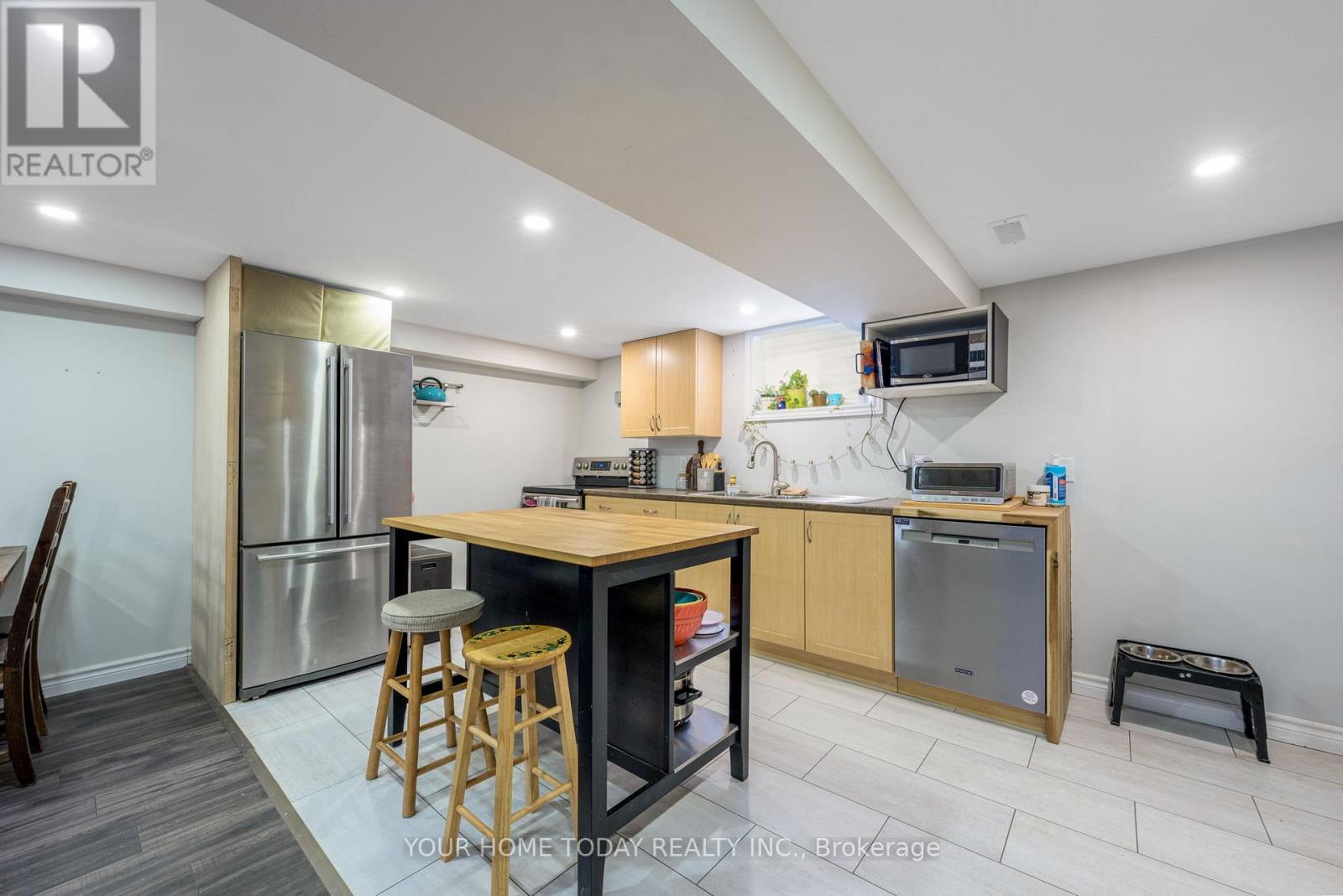 20 Elgin Street, Halton Hills (Georgetown), Ontario  L7G 3M3 - Photo 28 - W12805924