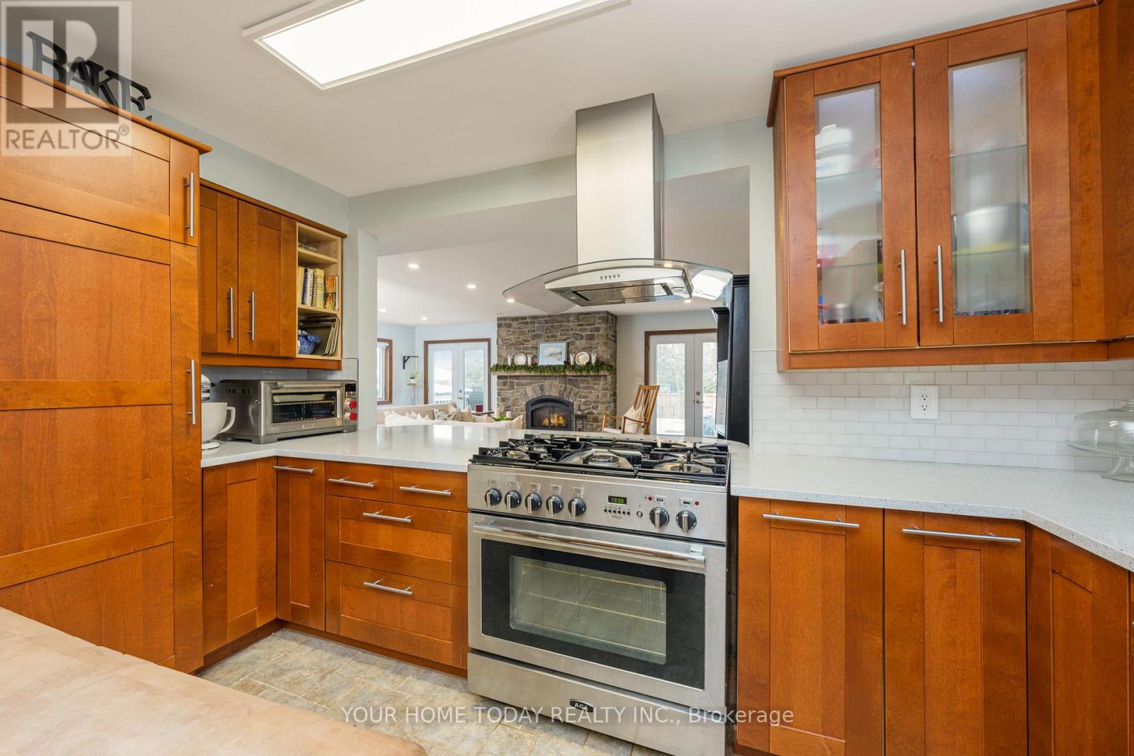 20 Elgin Street, Halton Hills (Georgetown), Ontario  L7G 3M3 - Photo 10 - W12805924