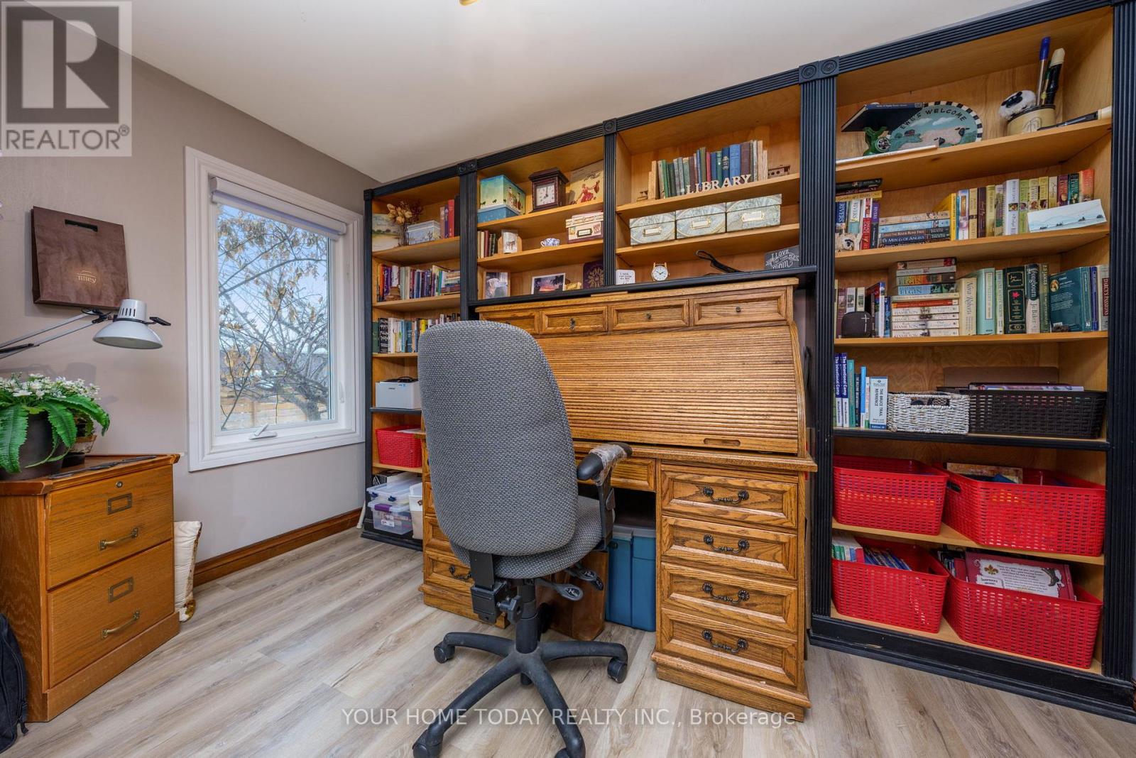 20 Elgin Street, Halton Hills (Georgetown), Ontario  L7G 3M3 - Photo 7 - W12805924