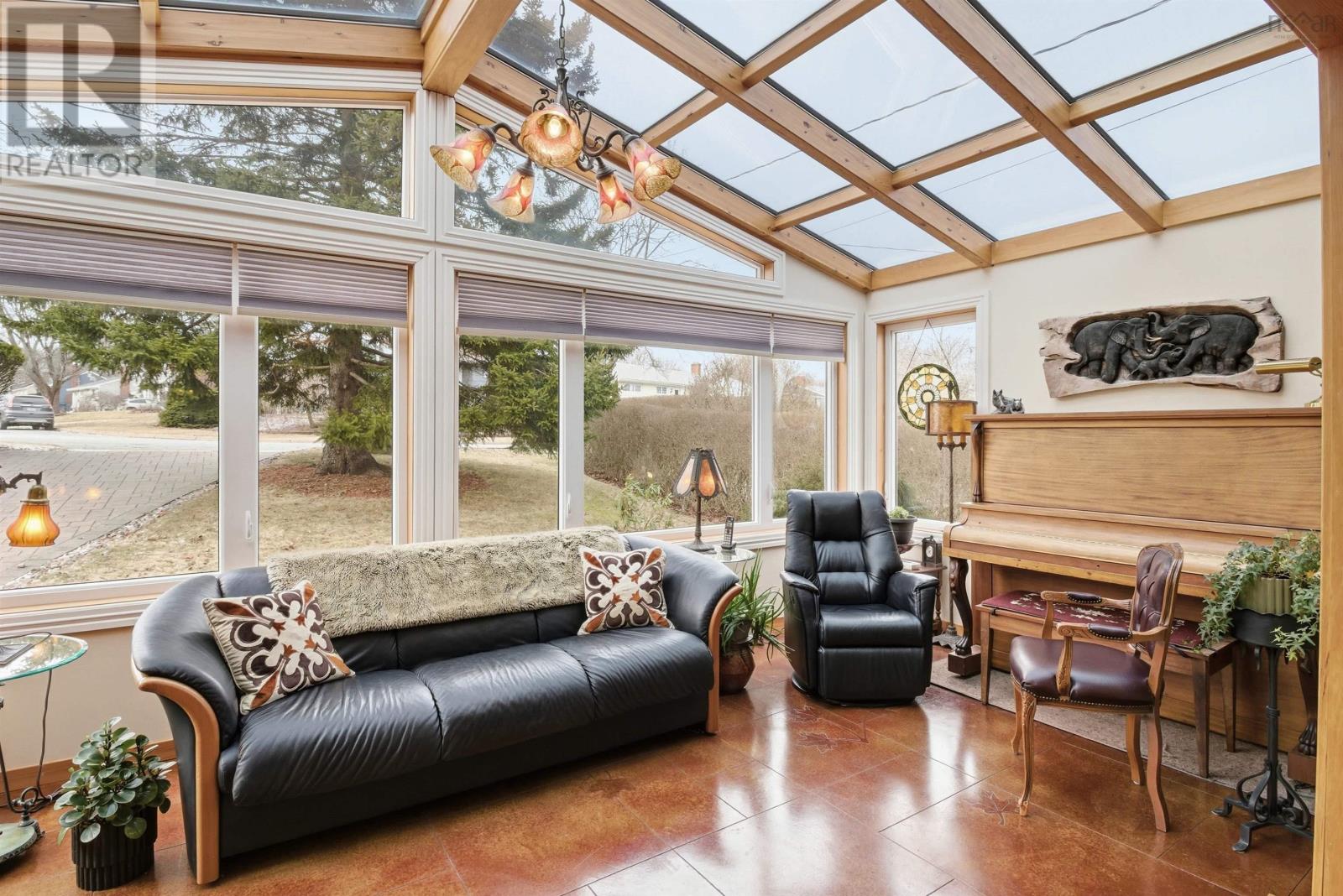 12 Canary Crescent, Halifax, Nova Scotia  B3M 1R1 - Photo 8 - 202601186