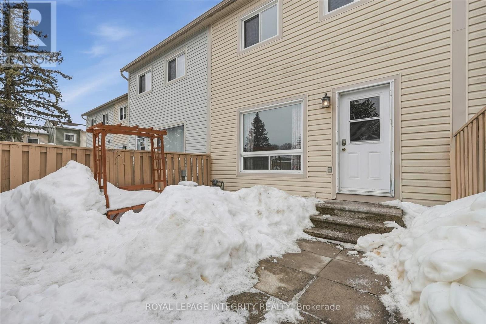 5 - 228 Millroad Way, Ottawa, Ontario  K1E 2C9 - Photo 37 - X12853794