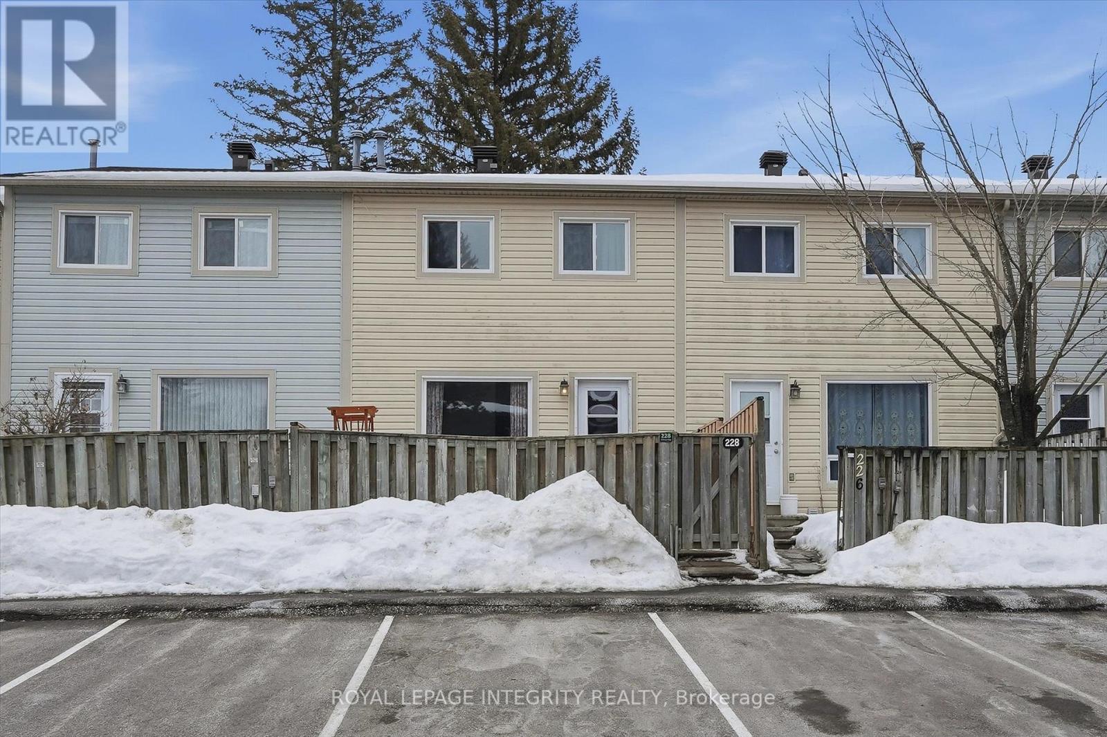 5 - 228 Millroad Way, Ottawa, Ontario  K1E 2C9 - Photo 39 - X12853794