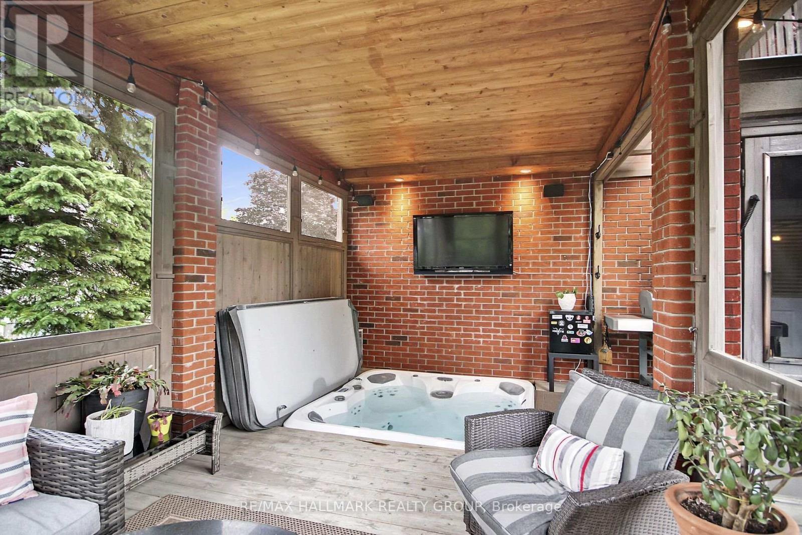 13 Beechgrove Gardens, Ottawa, Ontario  K2S 1W5 - Photo 38 - X12853870