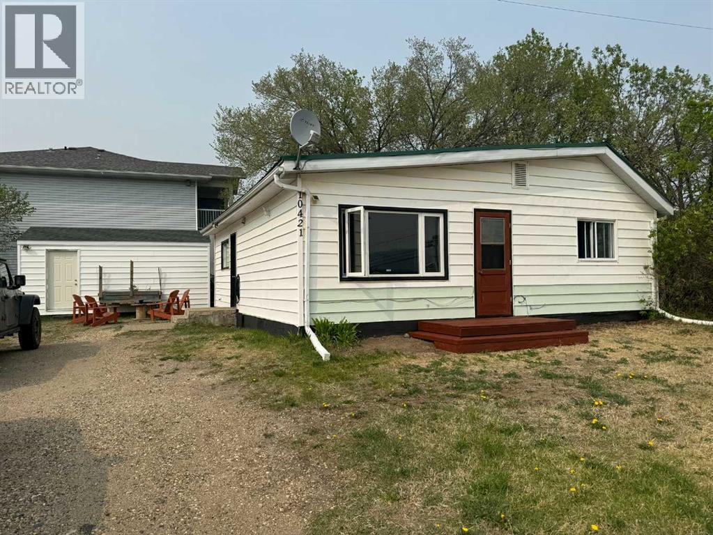 10421 89 Street, Peace River, Alberta  T8S 1N9 - Photo 1 - A2254774