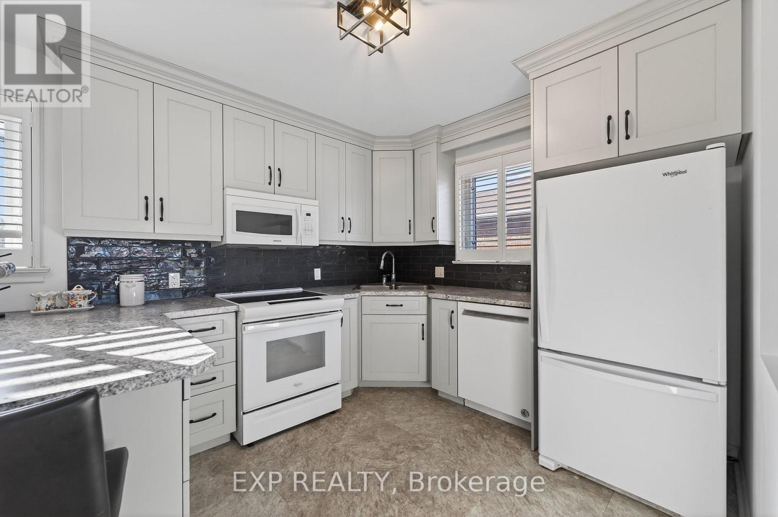 55 Parkdale Drive, Thorold, Ontario  L2V 2N7 - Photo 11 - X12853820