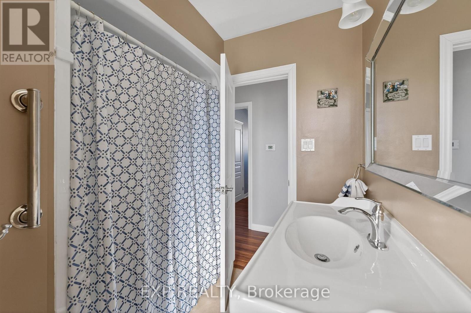 55 Parkdale Drive, Thorold, Ontario  L2V 2N7 - Photo 19 - X12853820