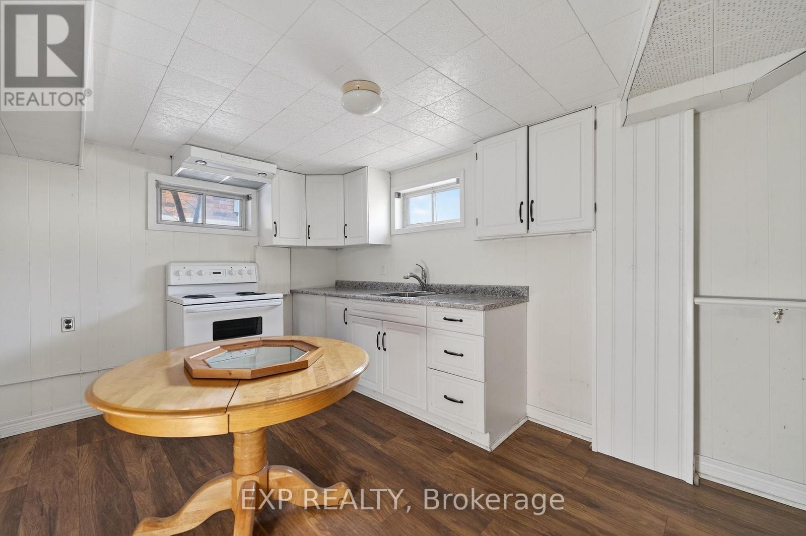 55 Parkdale Drive, Thorold, Ontario  L2V 2N7 - Photo 24 - X12853820