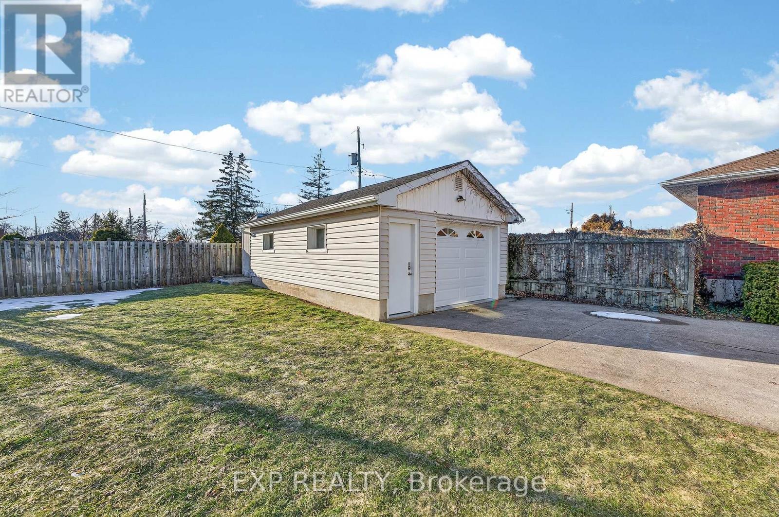 55 Parkdale Drive, Thorold, Ontario  L2V 2N7 - Photo 35 - X12853820