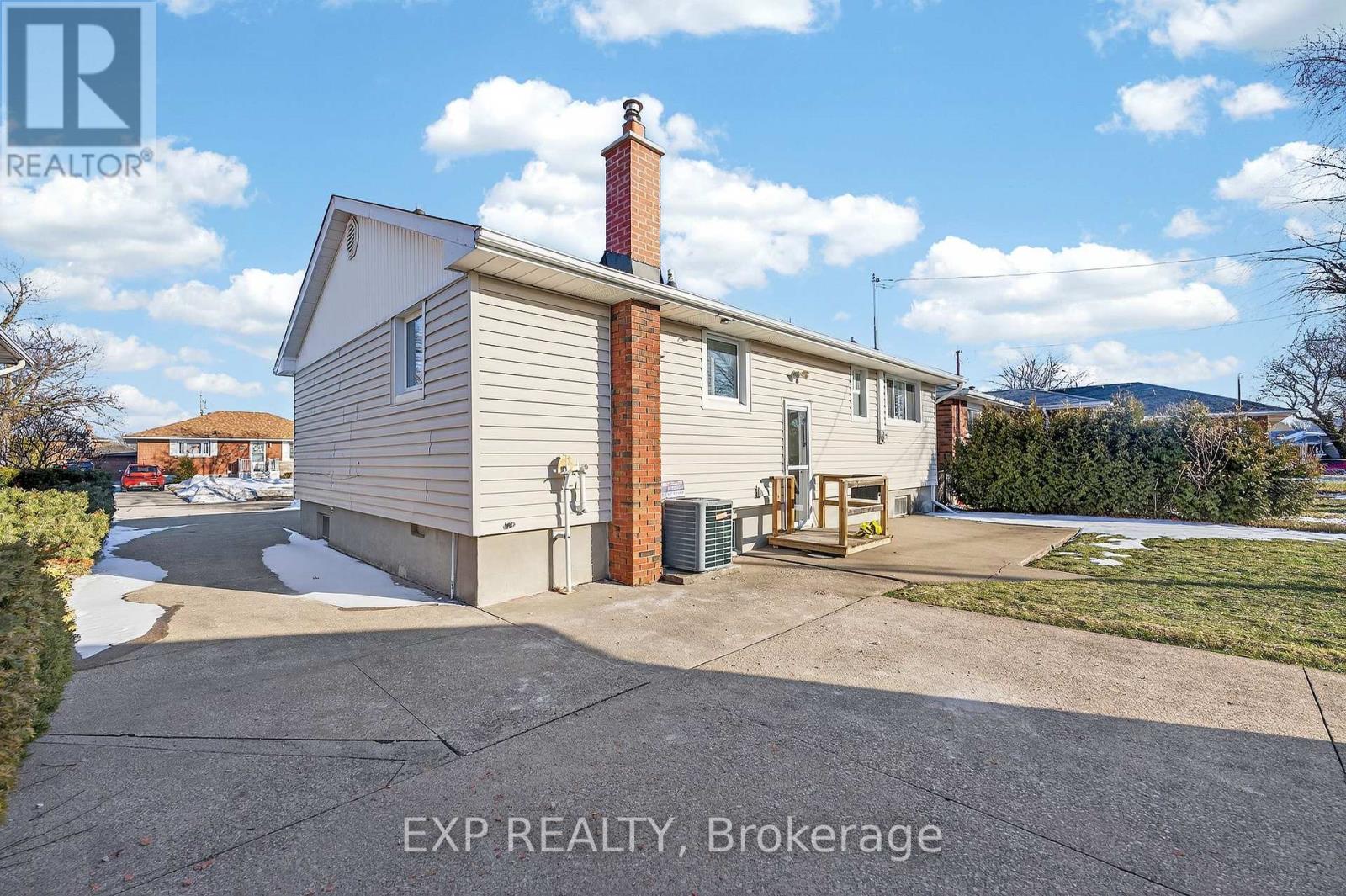 55 Parkdale Drive, Thorold, Ontario  L2V 2N7 - Photo 38 - X12853820