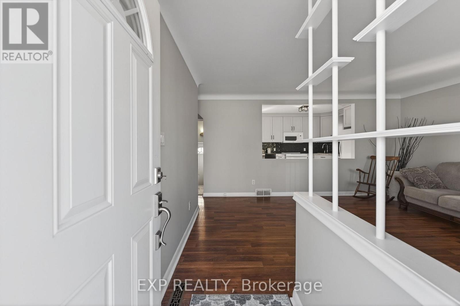 55 Parkdale Drive, Thorold, Ontario  L2V 2N7 - Photo 5 - X12853820