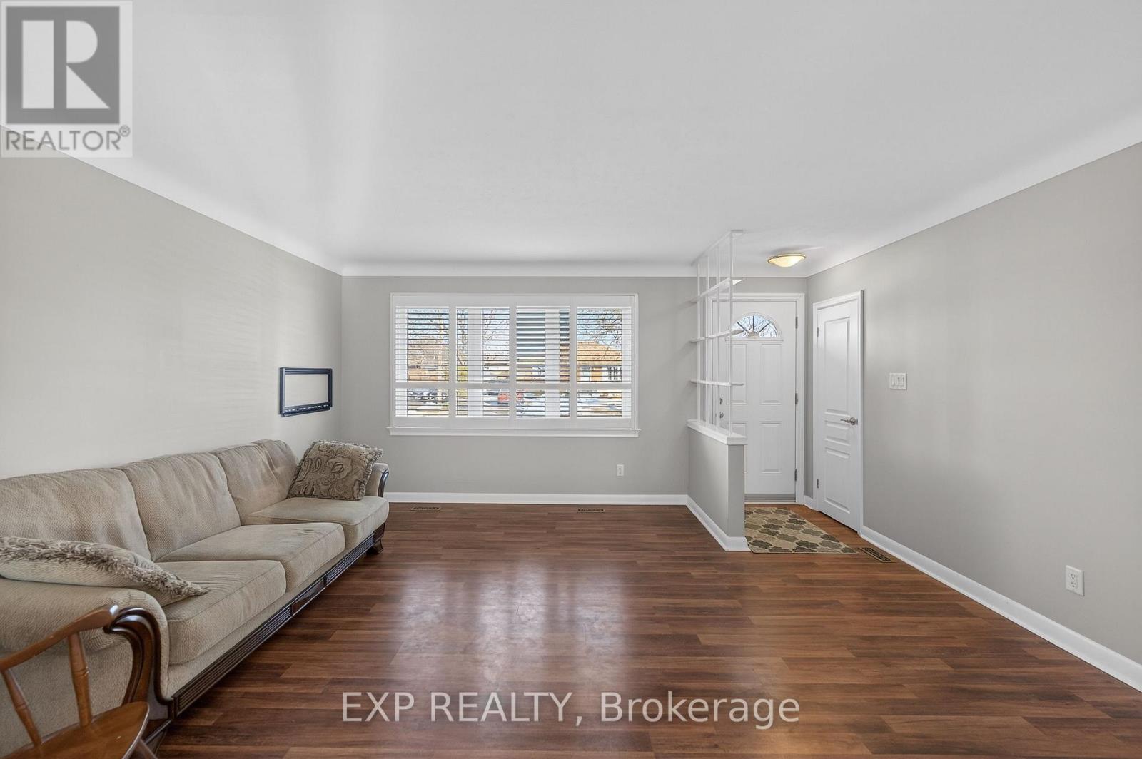 55 Parkdale Drive, Thorold, Ontario  L2V 2N7 - Photo 7 - X12853820