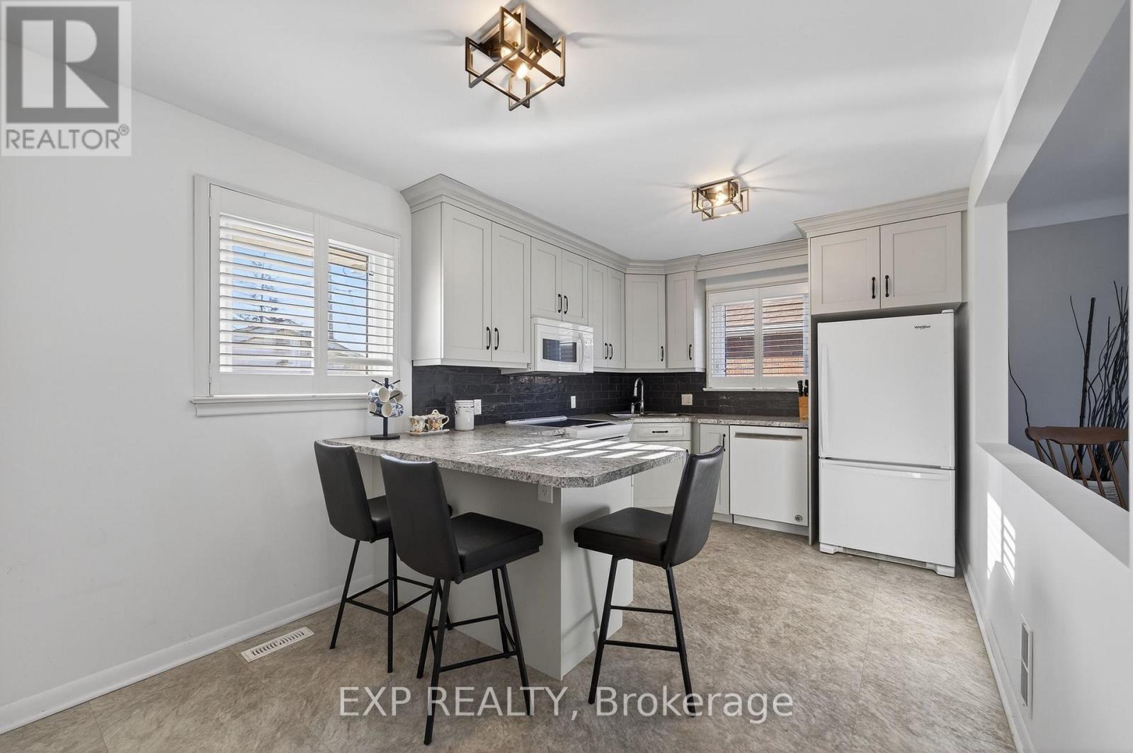 55 Parkdale Drive, Thorold, Ontario  L2V 2N7 - Photo 9 - X12853820