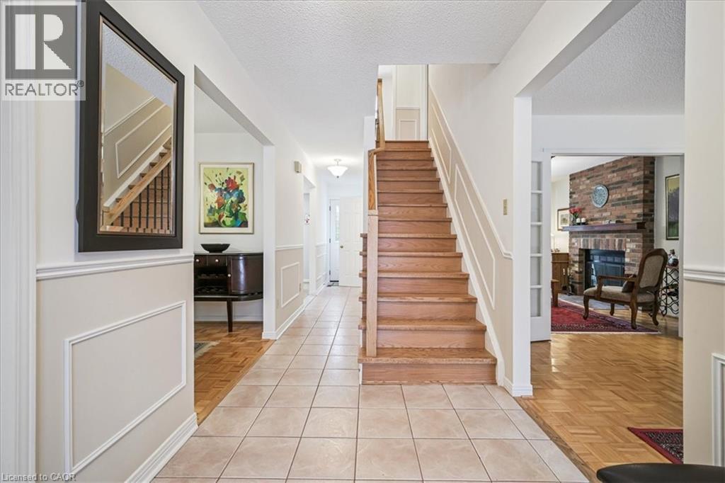 2132 Argon Court, Burlington, Ontario  L7R 4E6 - Photo 5 - 40807449