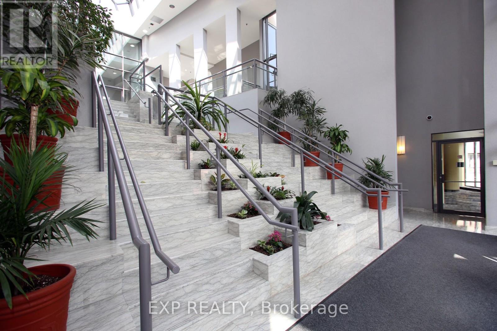 606 - 3 Hickory Tree Road, Toronto, Ontario  M9N 3W5 - Photo 13 - W12744316