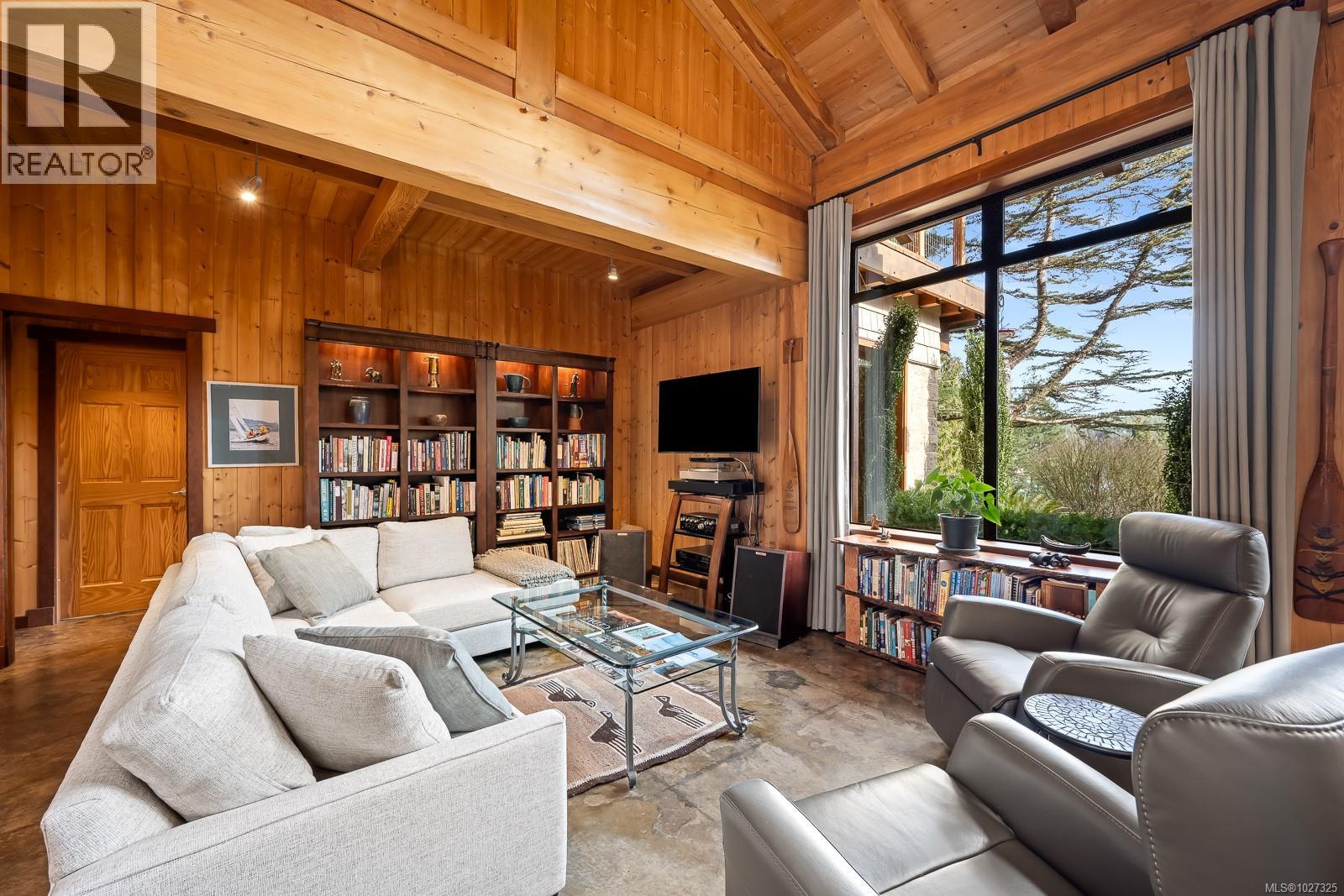 825 Austin Dr, Cortes Island, British Columbia  V0P 1K0 - Photo 2 - 1027325